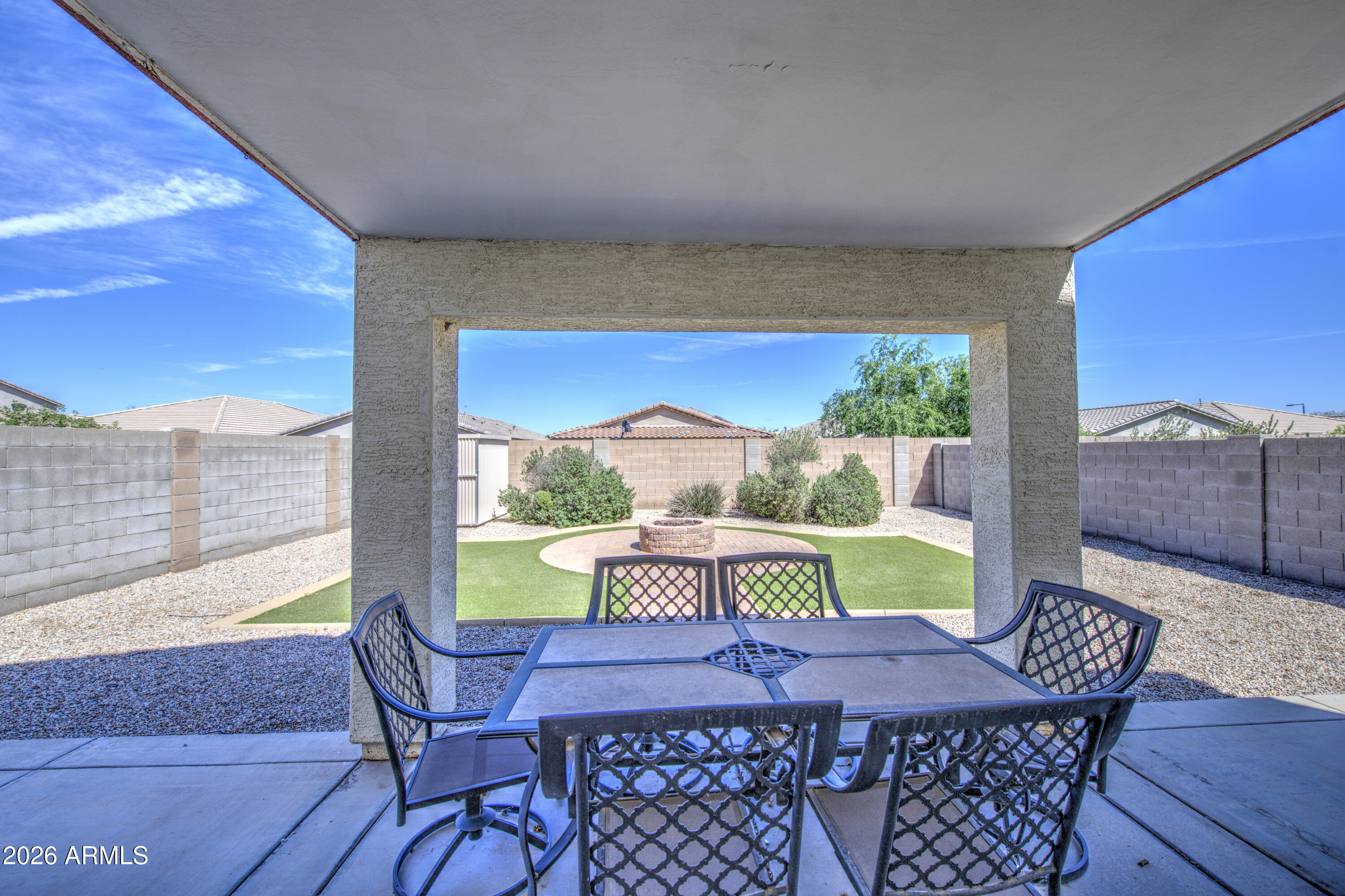 2000 W VINEYARD PLAINS Drive