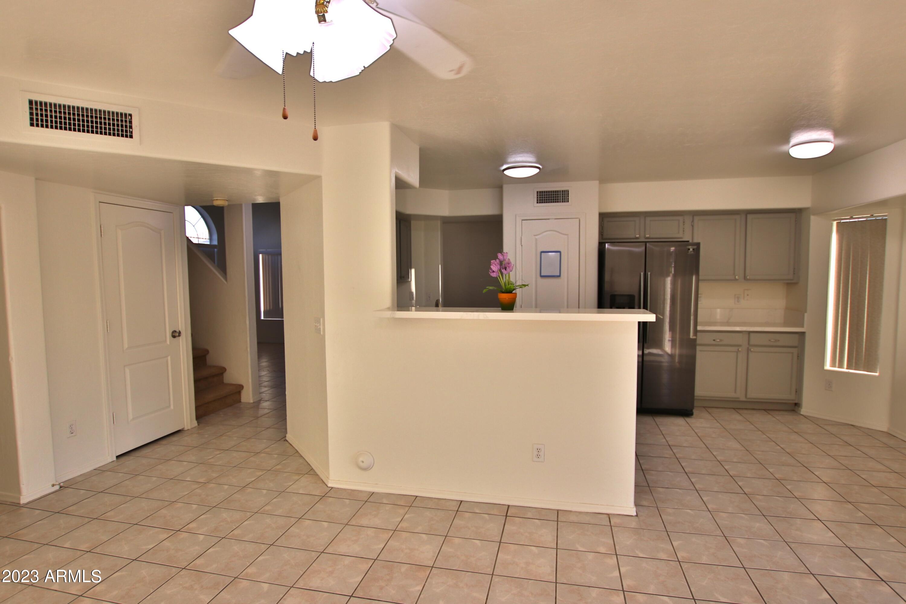 Photo 4 of 17 of 632 S SADDLE Street house