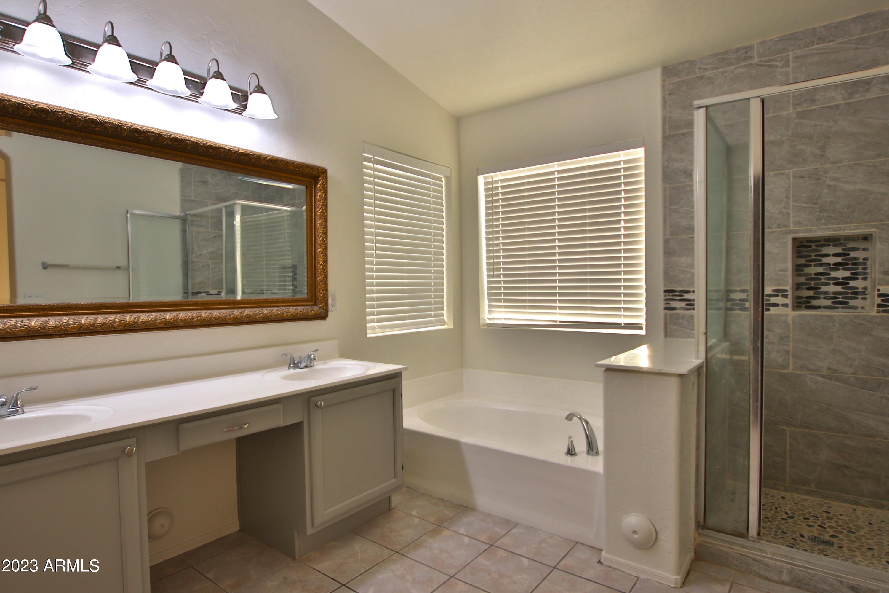 Photo 10 of 17 of 632 S SADDLE Street house