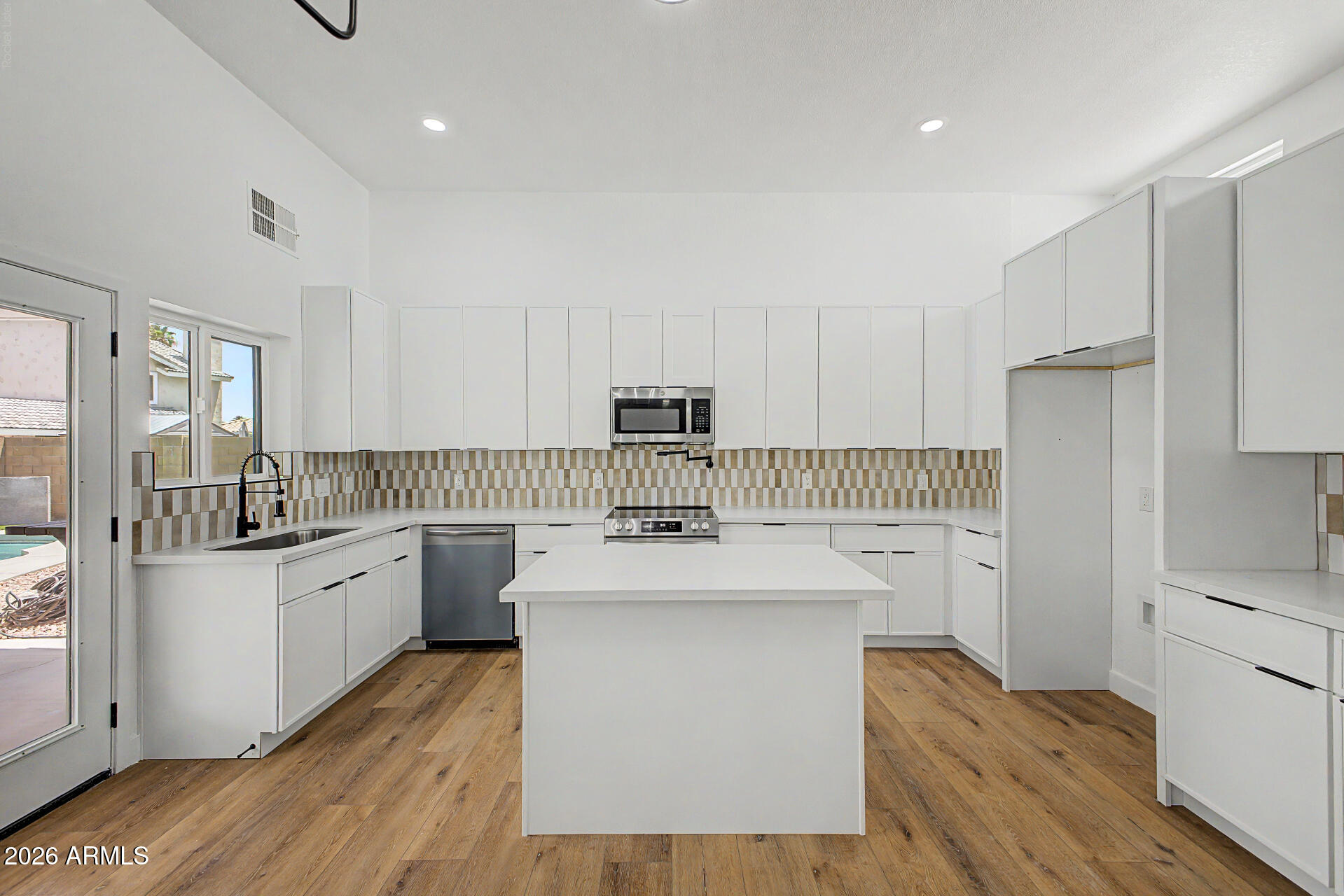 1503 N SPRING --