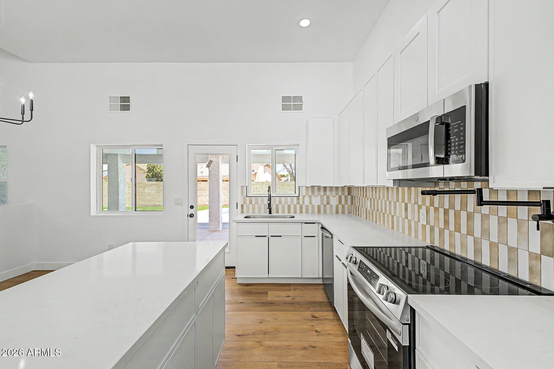 1503 N SPRING --