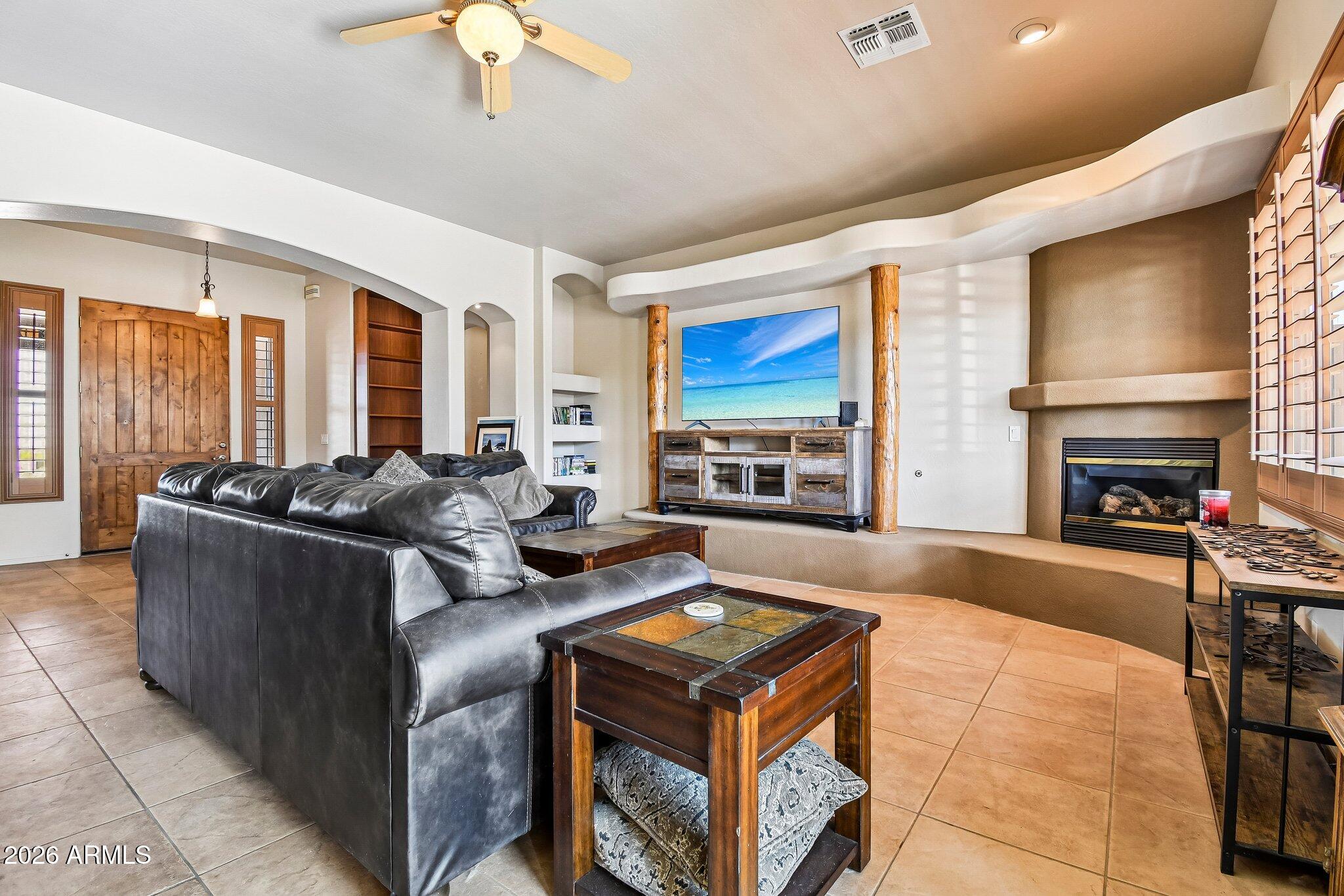 1547 N VAL VISTA Road