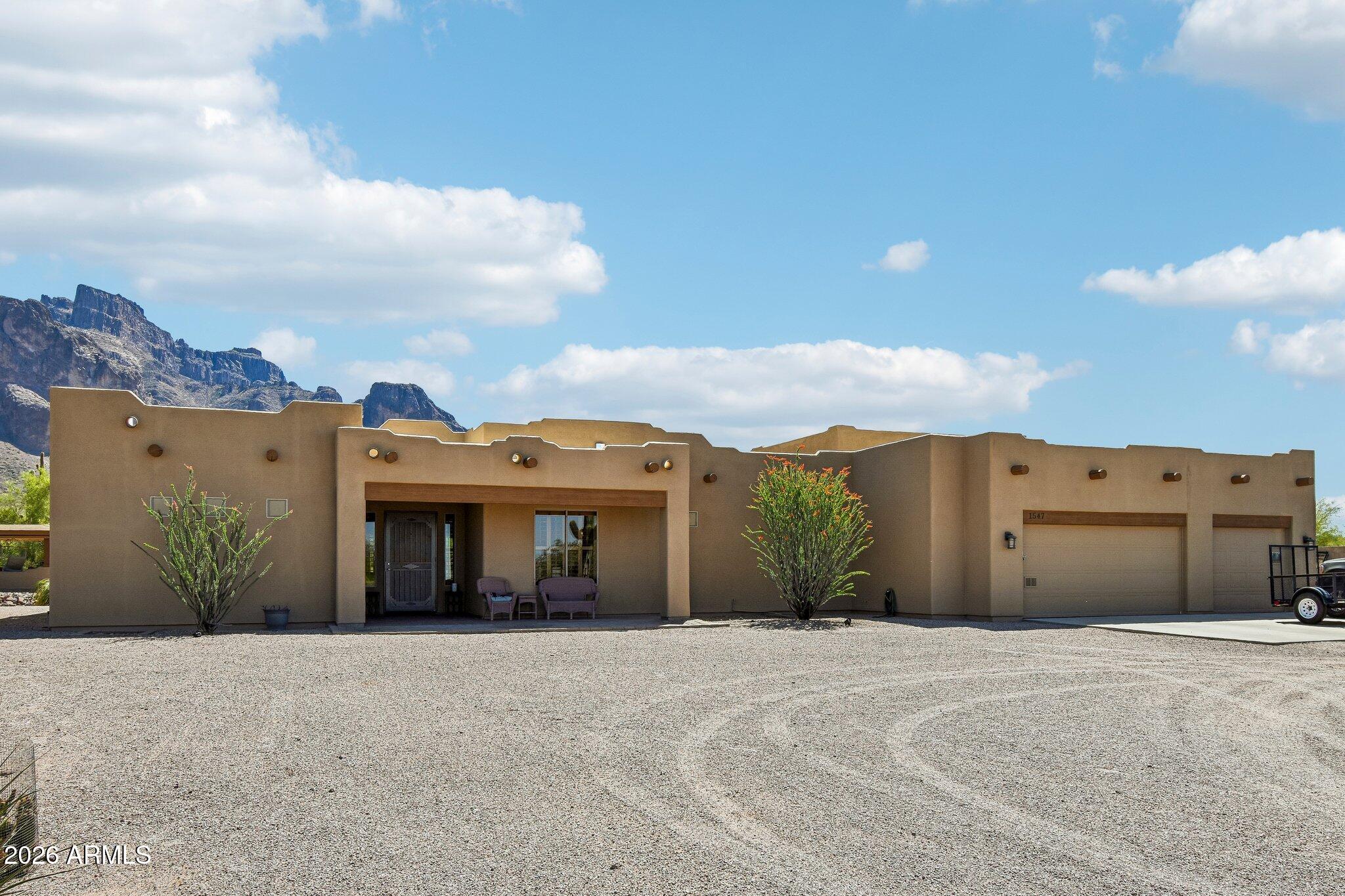 1547 N VAL VISTA Road