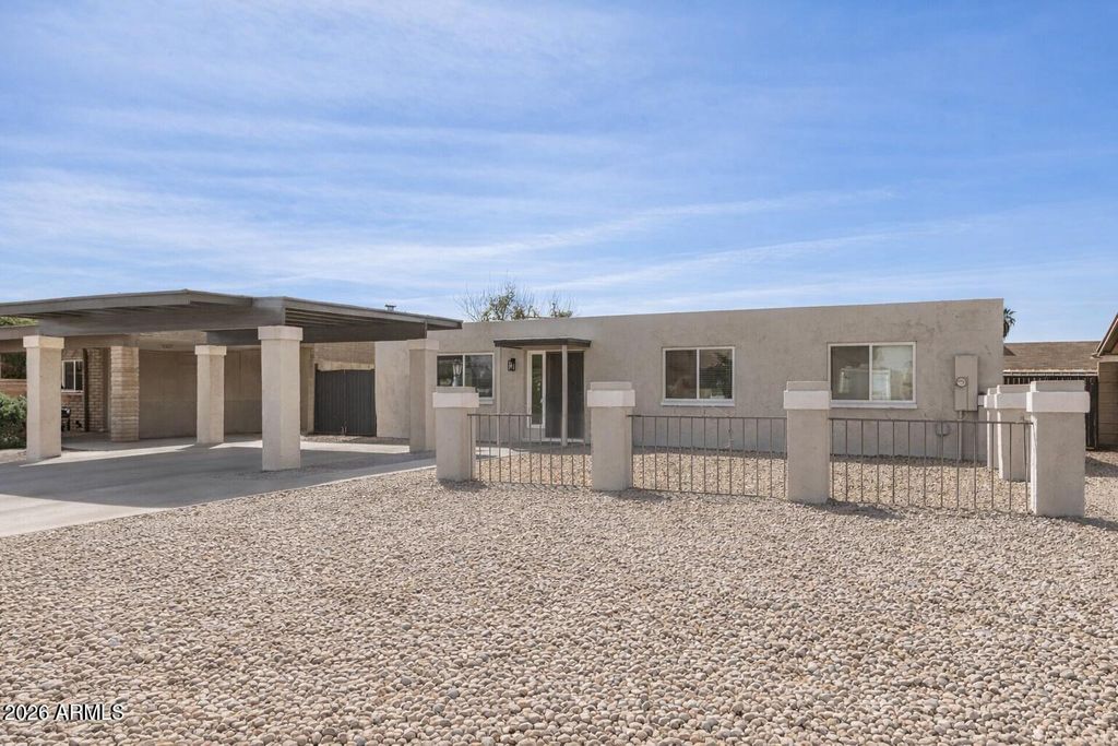 Photo of 10611 W Avenida Cordoniz, Phoenix, AZ 85037 (MLS # 6997878)
