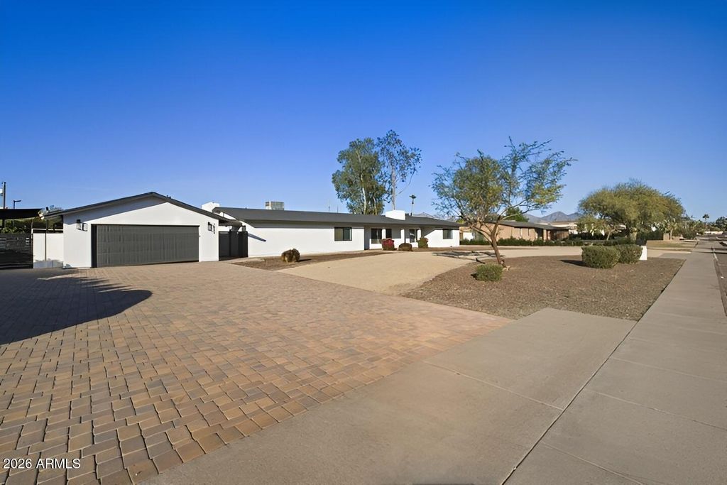 Photo of 7834 E Sweetwater Avenue, Scottsdale, AZ 85260 (MLS # 7019972)