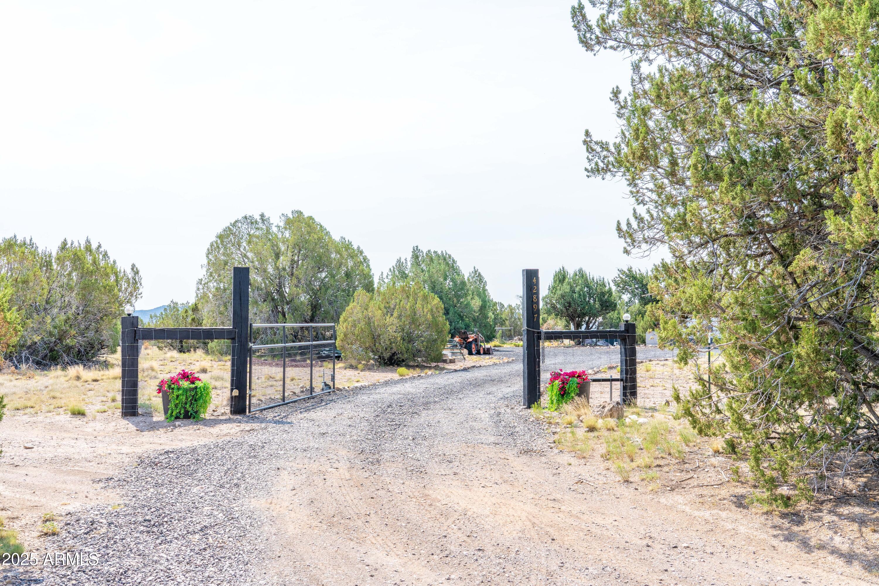 42897 N Pickett Corral Road