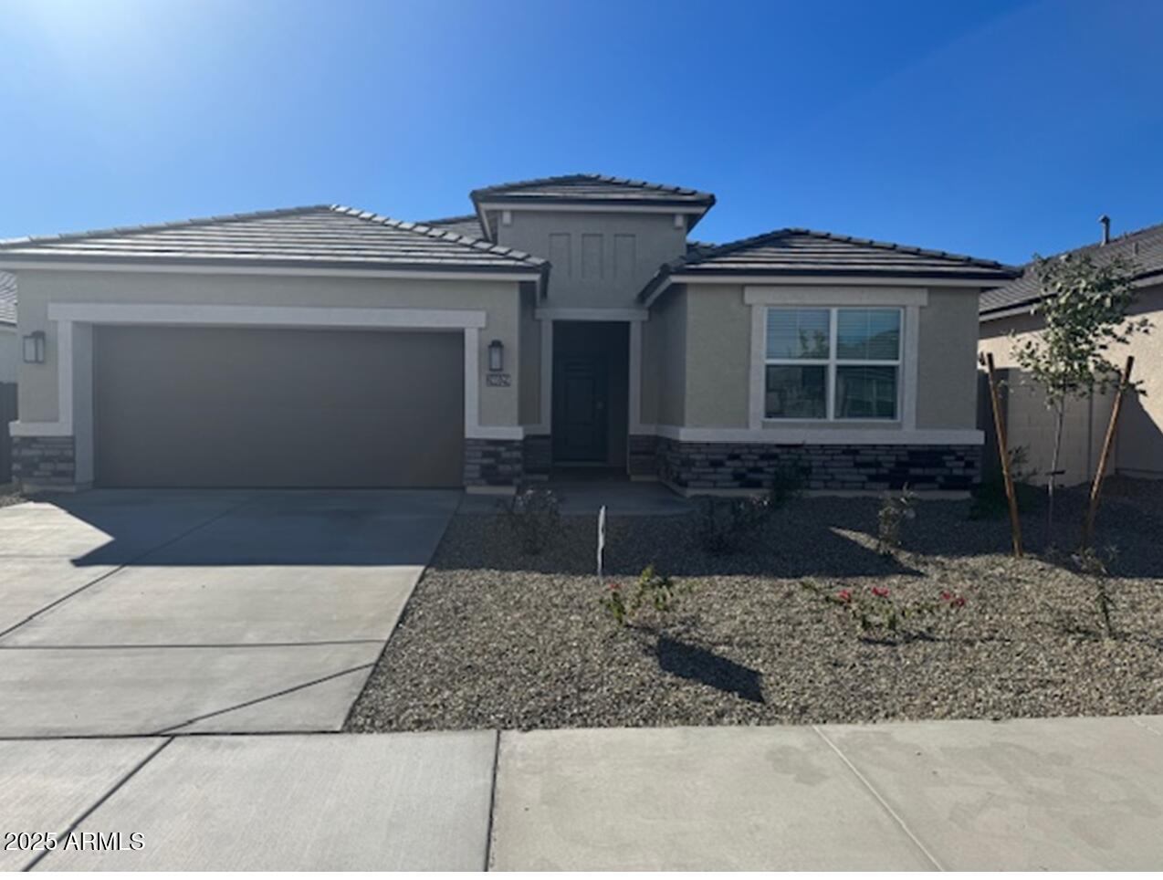 23989 W YAVAPAI Street