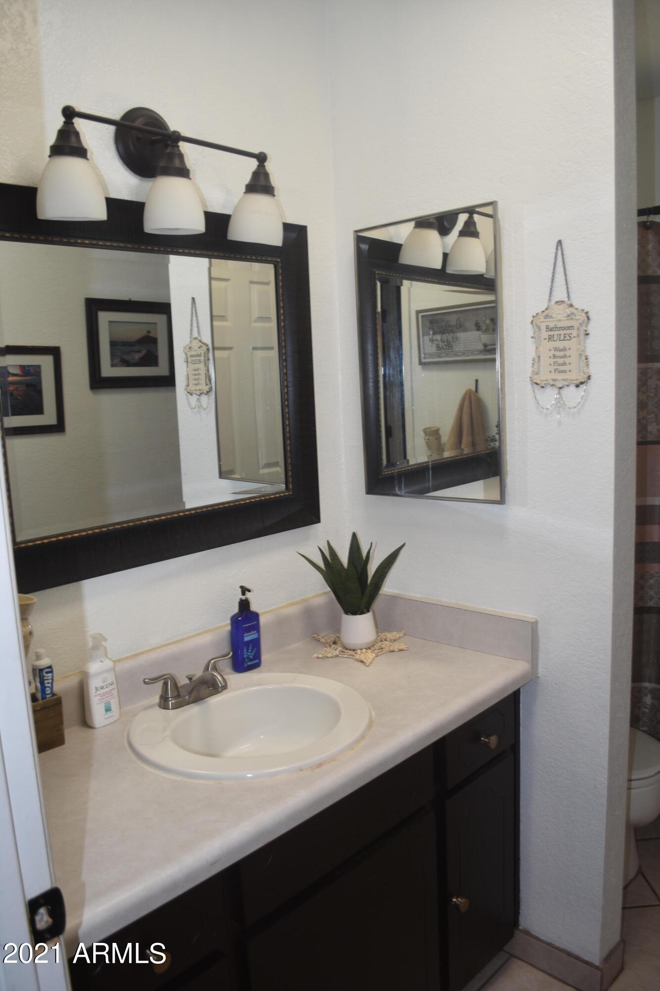 TOWN & COUNTRY ESTATES UNIT 6 - Residential