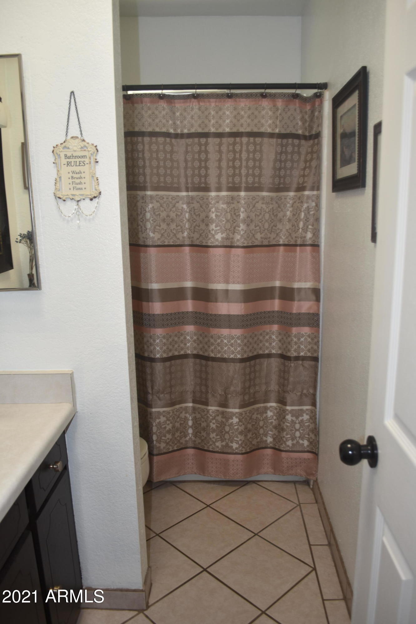 TOWN & COUNTRY ESTATES UNIT 6 - Residential