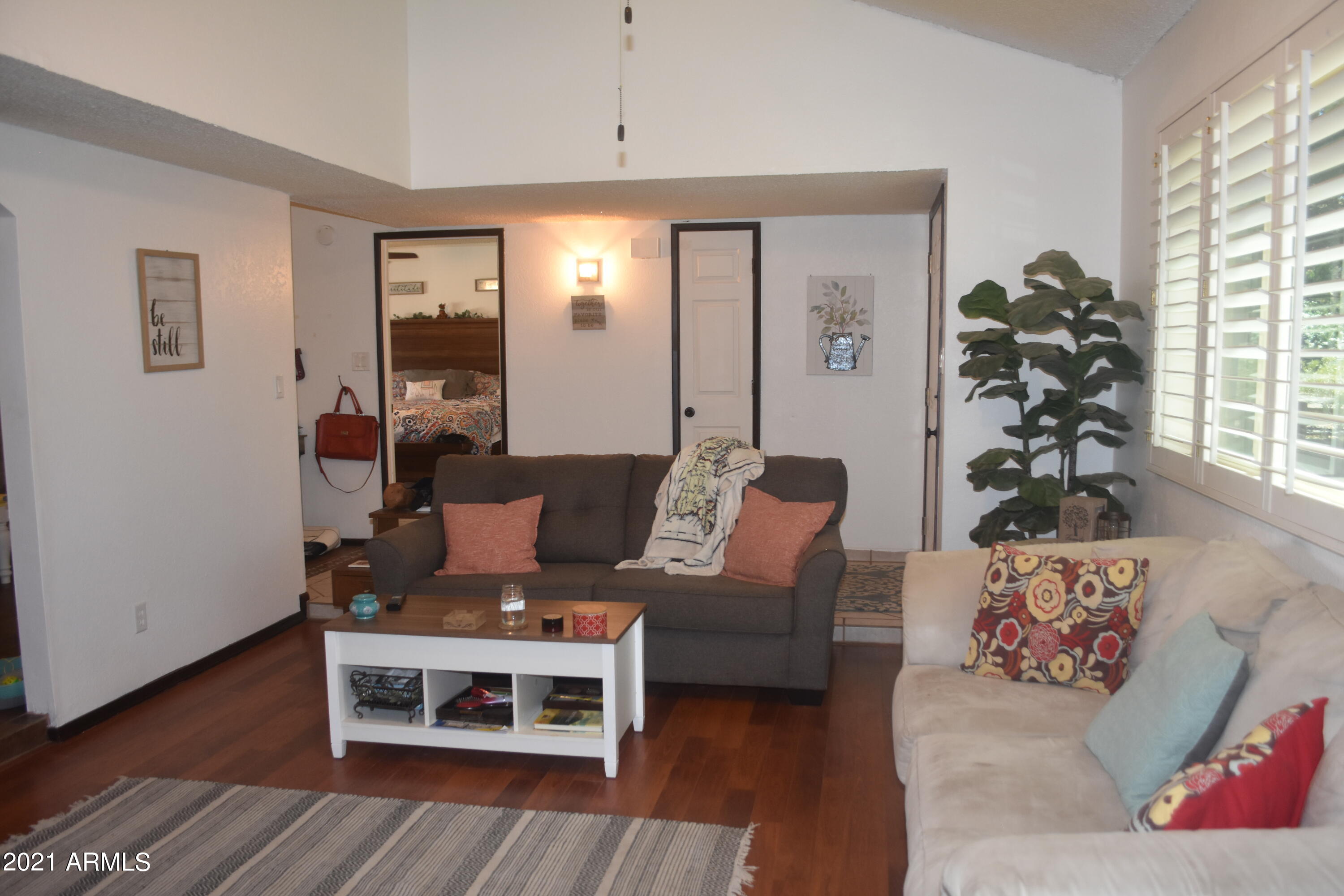 TOWN & COUNTRY ESTATES UNIT 6 - Residential