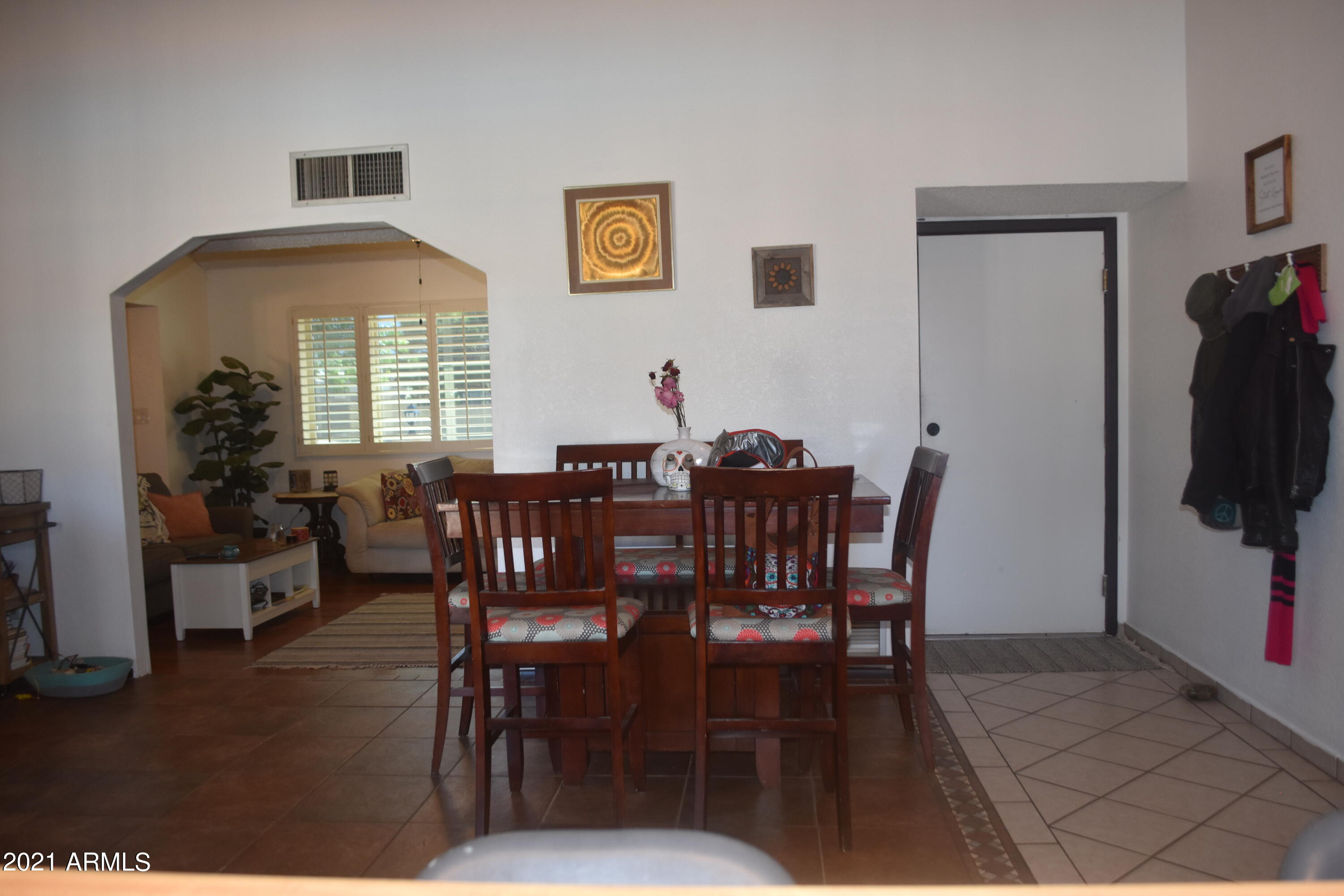 TOWN & COUNTRY ESTATES UNIT 6 - Residential