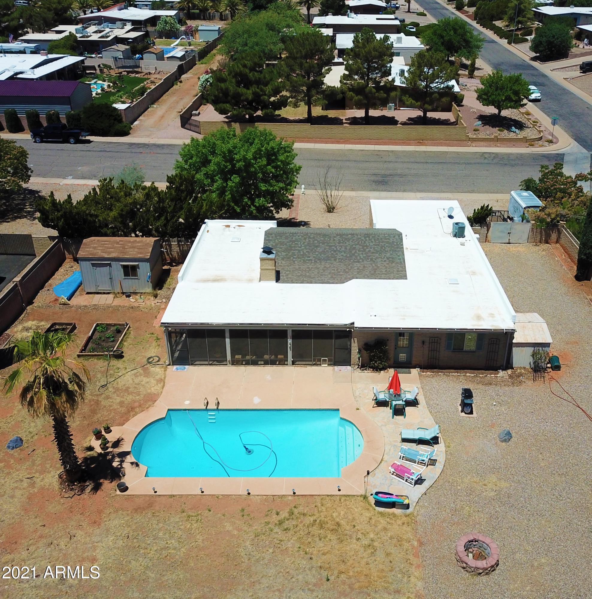 TOWN & COUNTRY ESTATES UNIT 6 - Residential