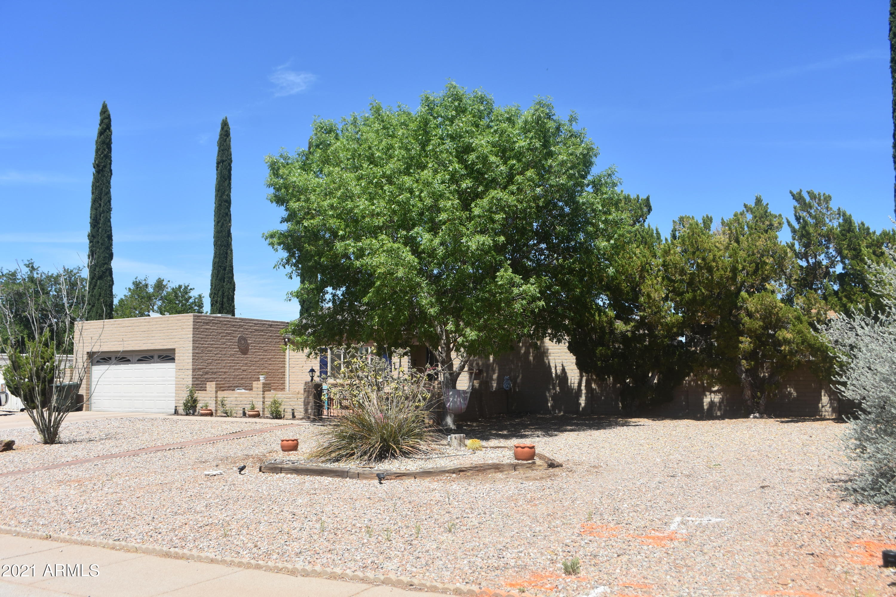 TOWN & COUNTRY ESTATES UNIT 6 - Residential