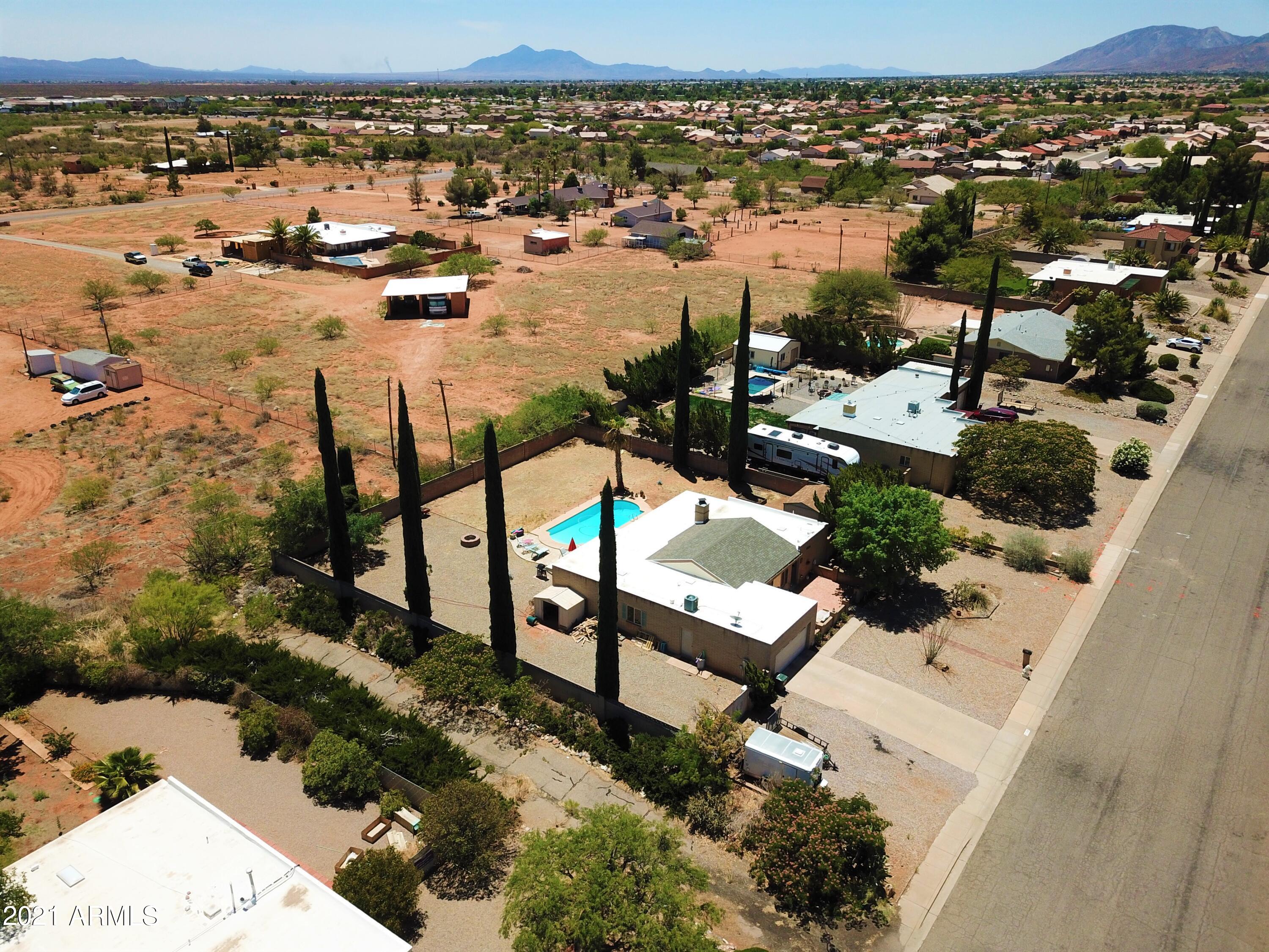 TOWN & COUNTRY ESTATES UNIT 6 - Residential