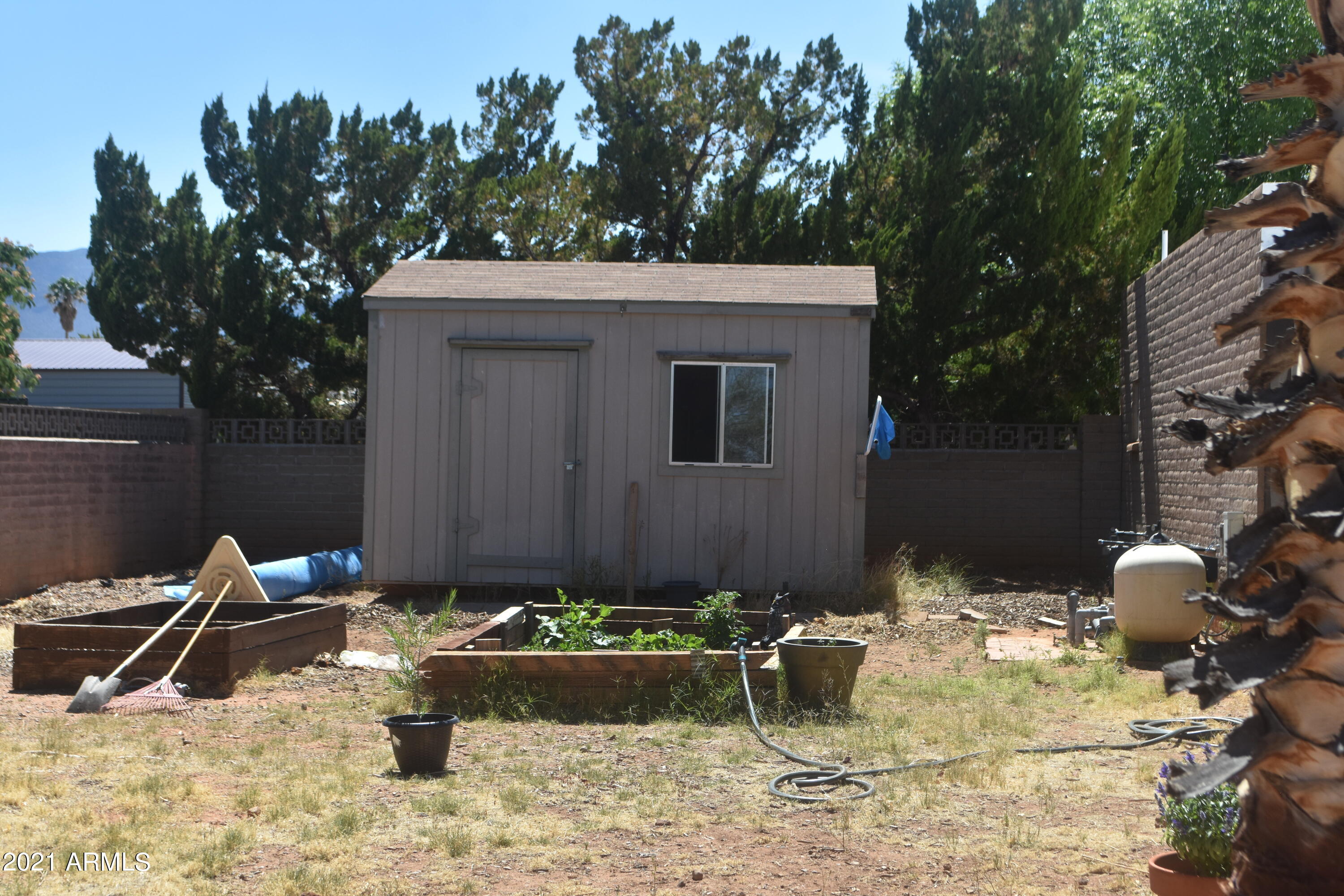 TOWN & COUNTRY ESTATES UNIT 6 - Residential