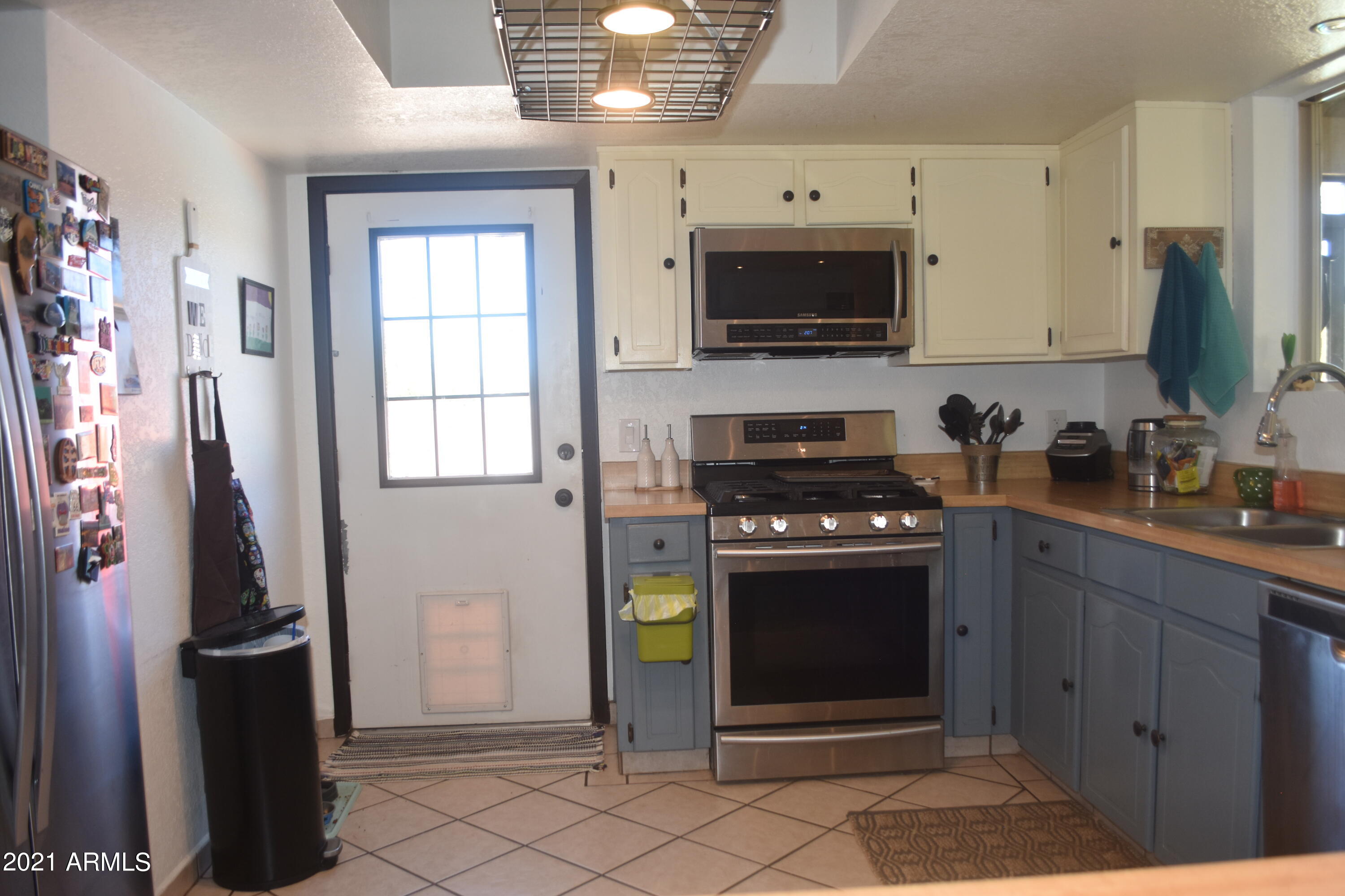 TOWN & COUNTRY ESTATES UNIT 6 - Residential