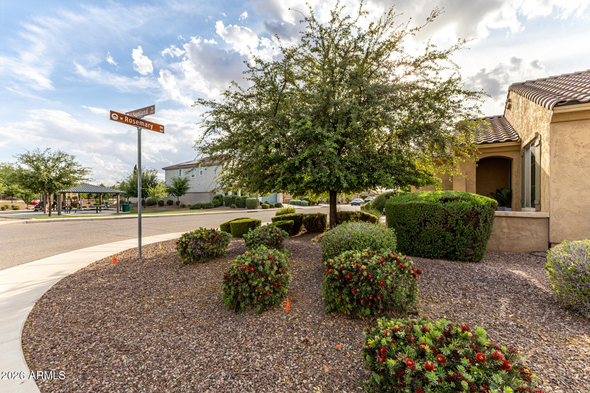 152 W ROSEMARY Drive