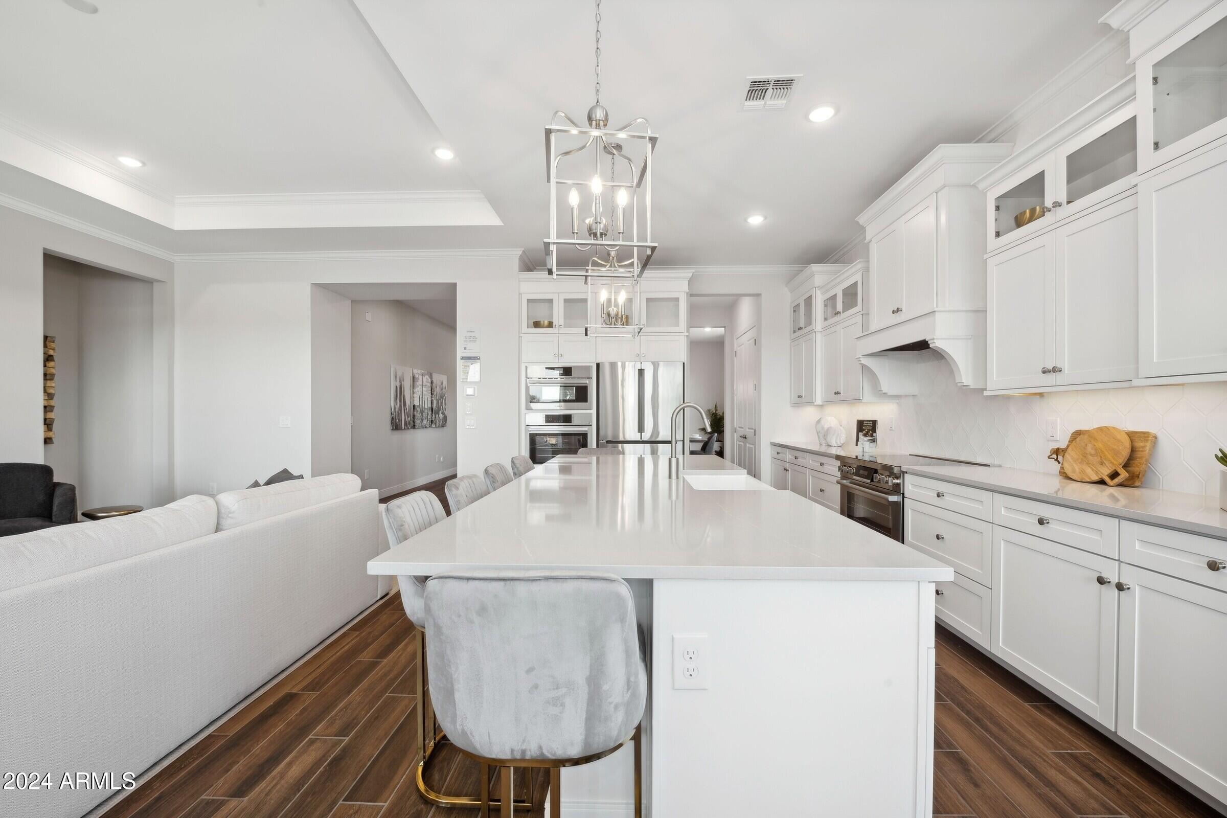 504 E Aurora Drive