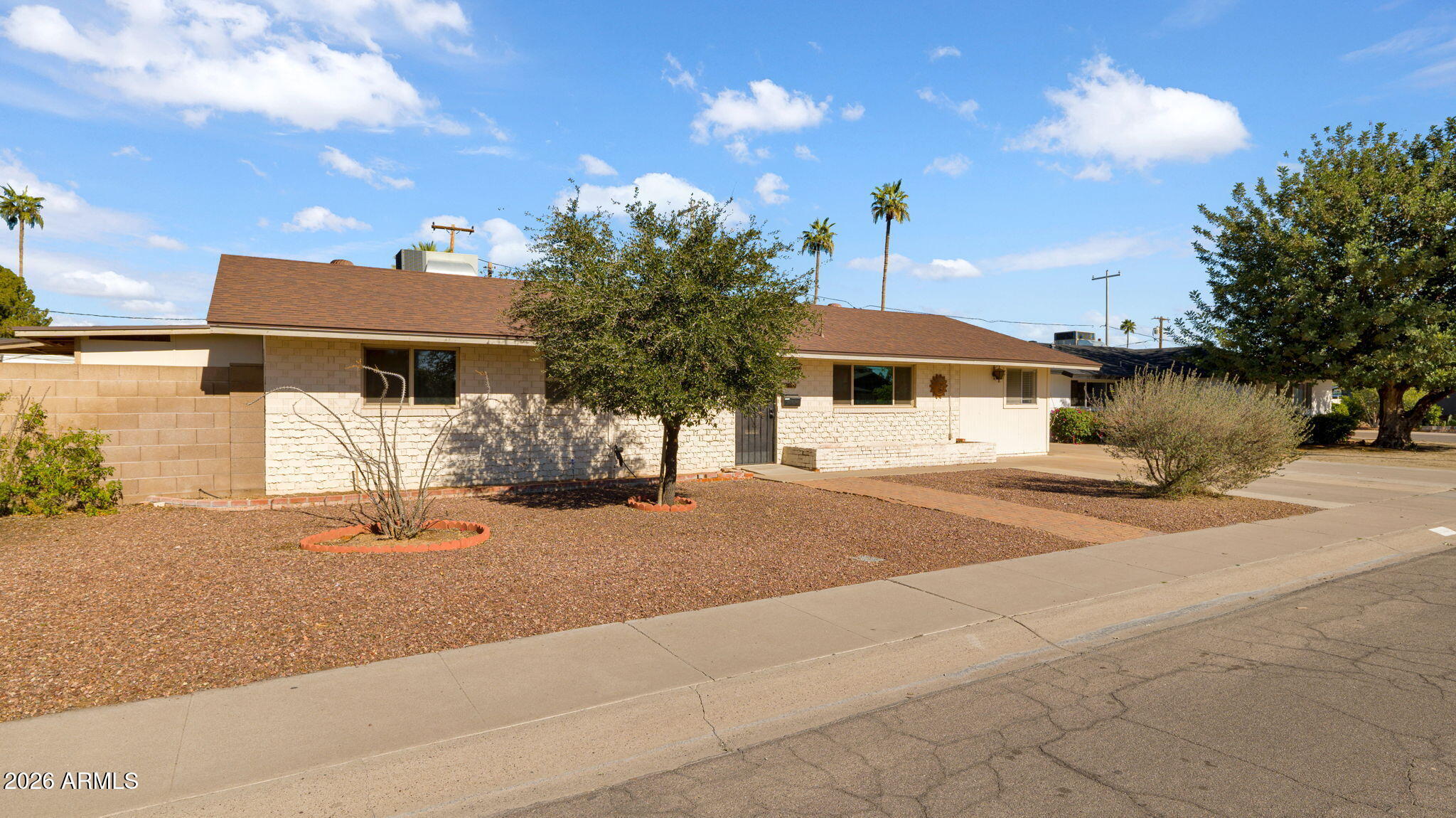 7526 E Minnezona Avenue