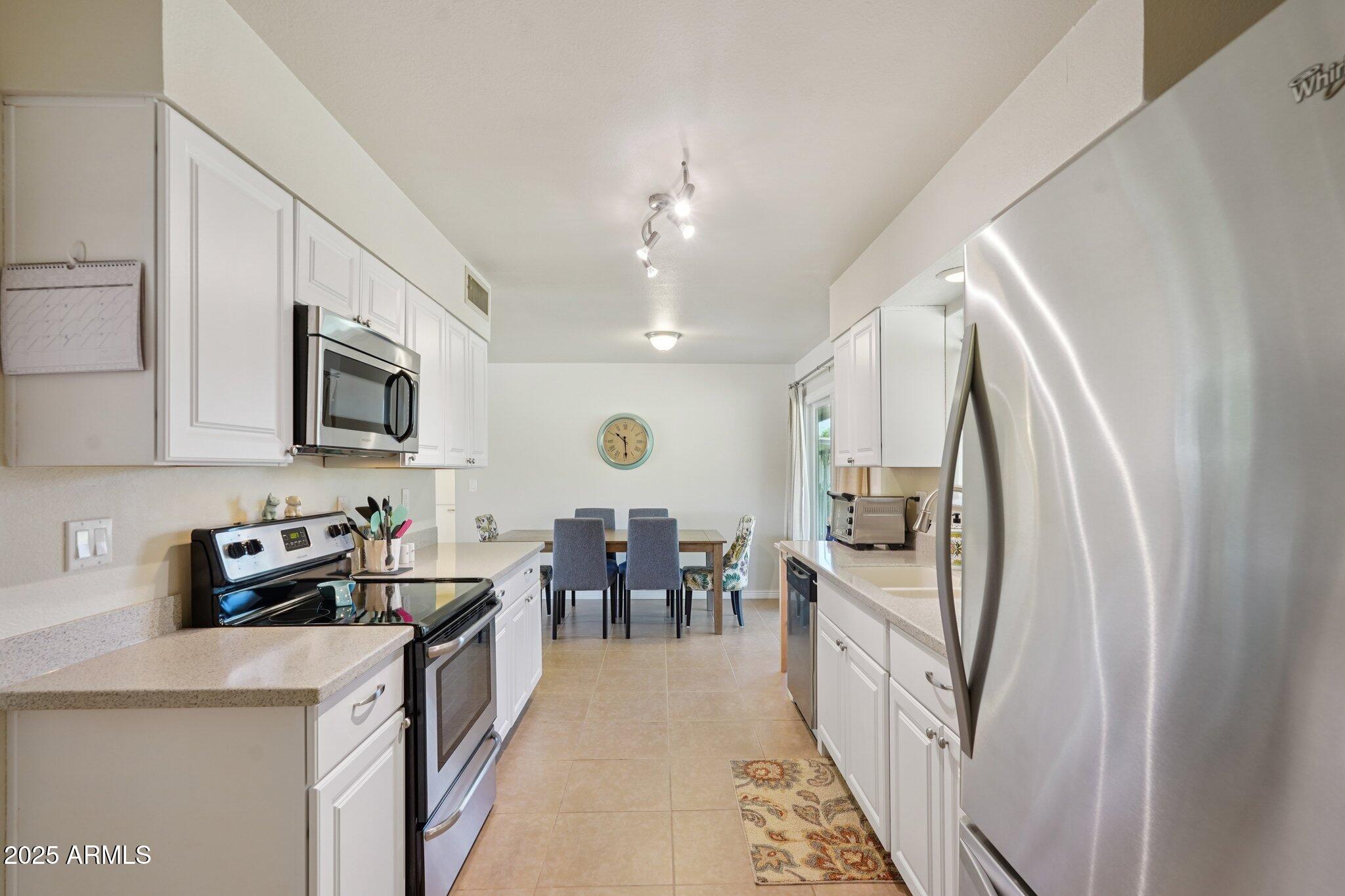 10431 W ROUNDELAY Circle