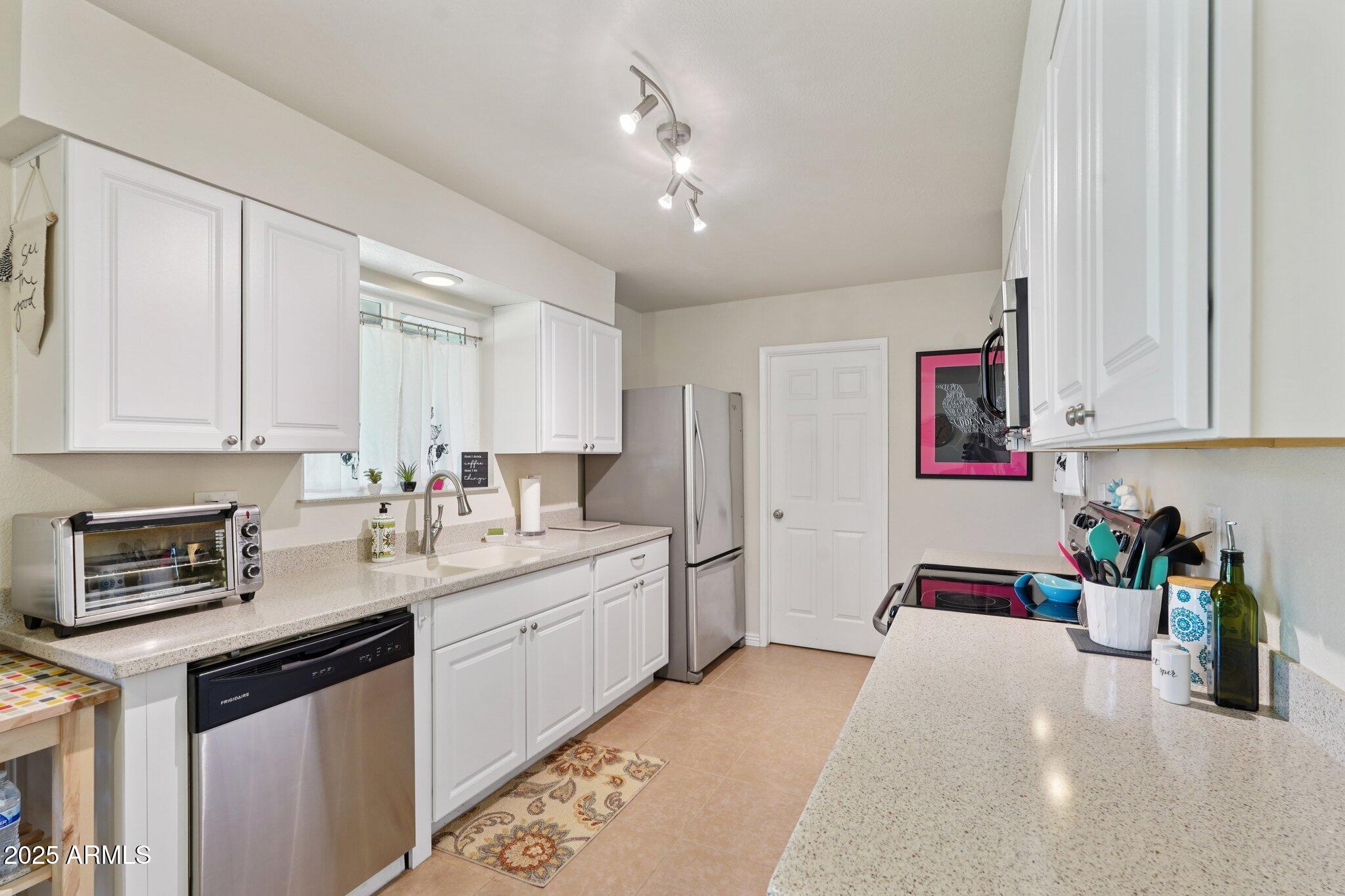 10431 W ROUNDELAY Circle