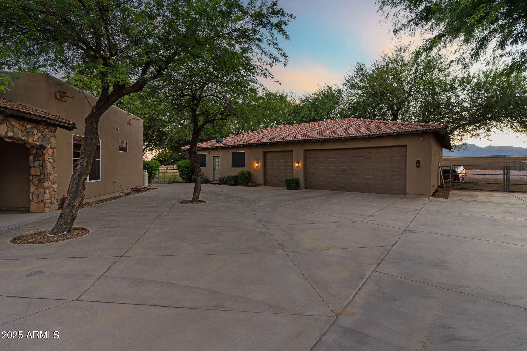 8822 N 172ND Drive
