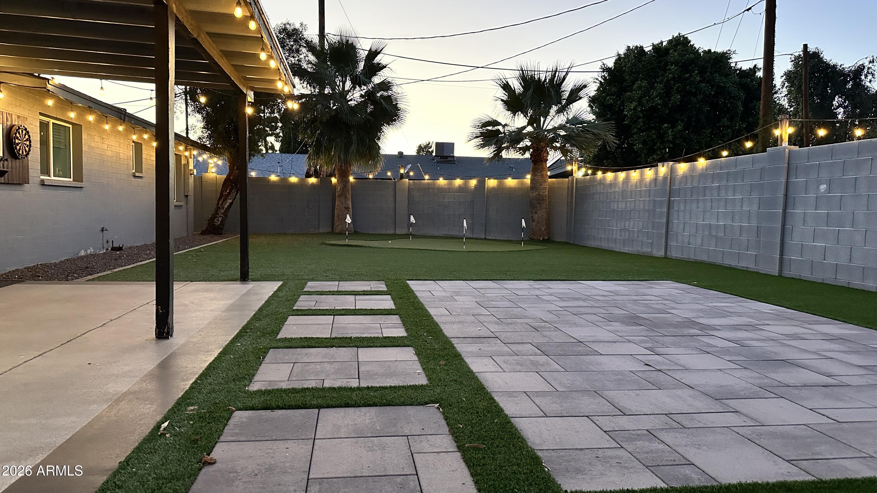 1726 W ROYAL PALM Road