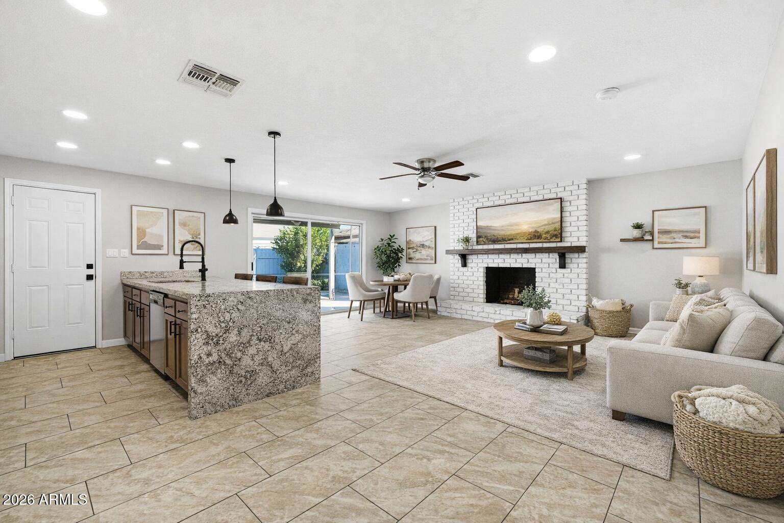 1726 W ROYAL PALM Road