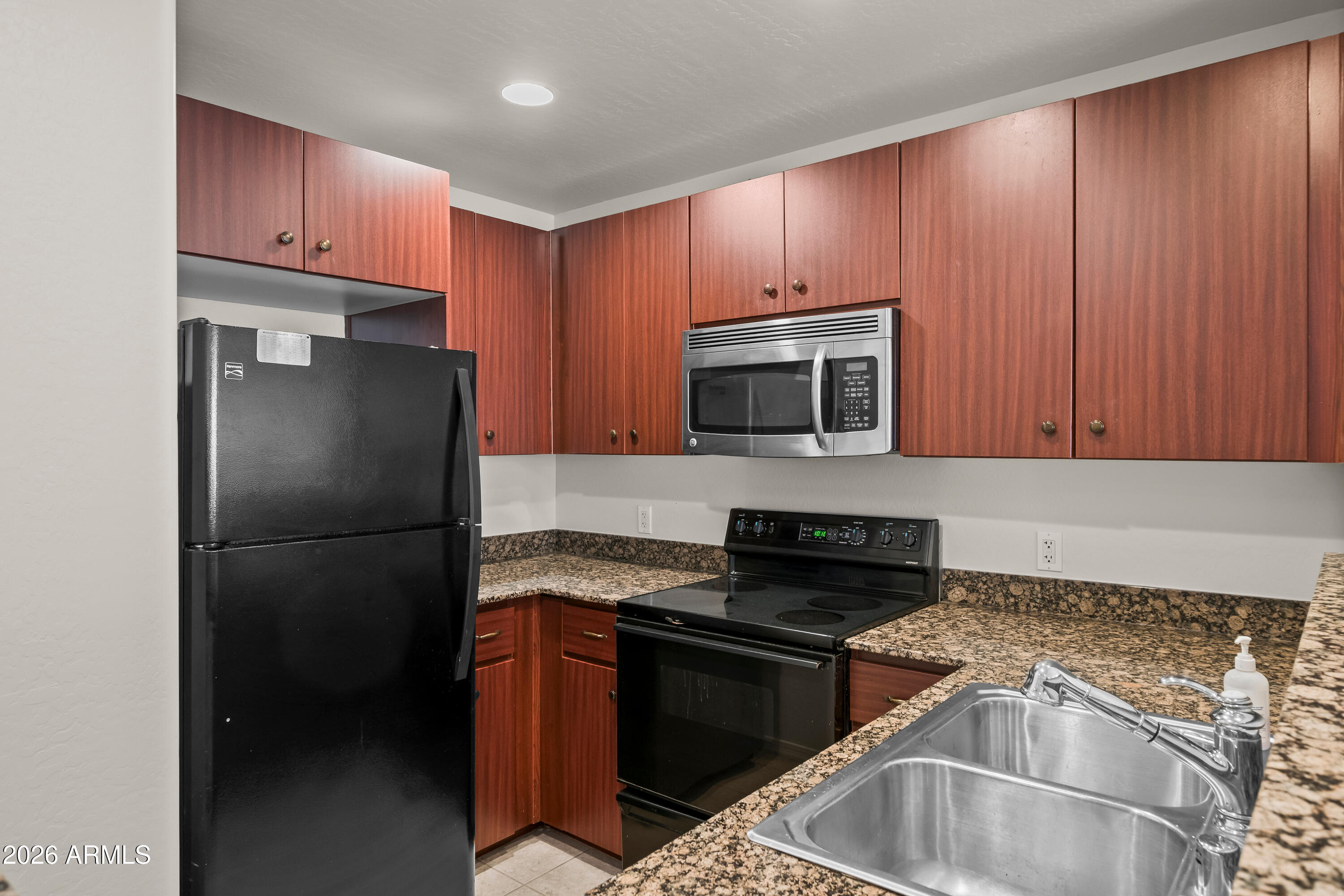 16 W ENCANTO Boulevard 417