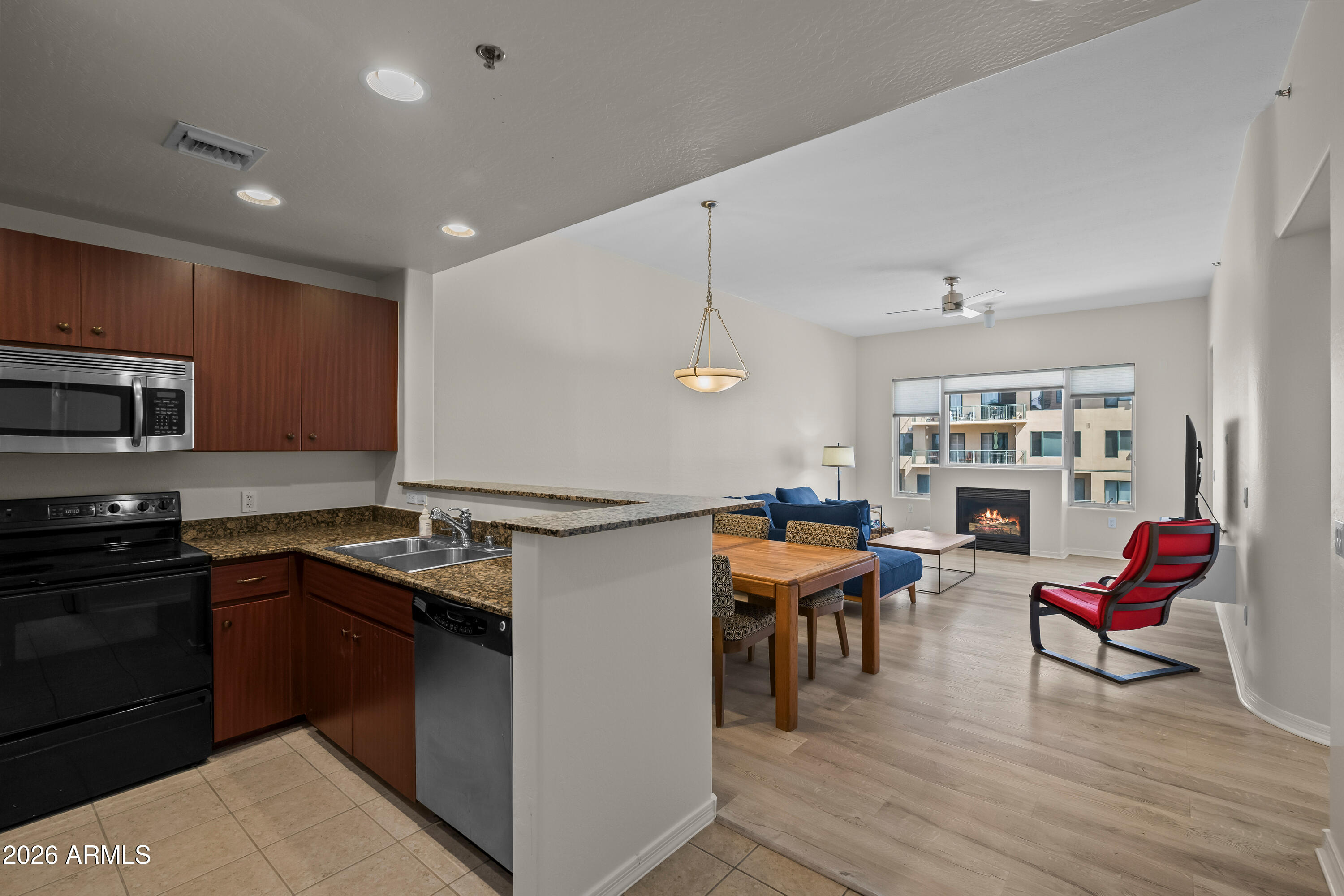 16 W ENCANTO Boulevard 417