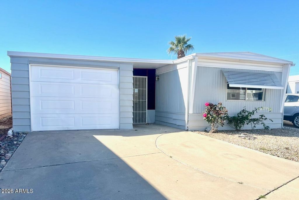 Photo of 10201 N 99th Avenue #38A, Peoria, AZ 85345 (MLS # 6995206)