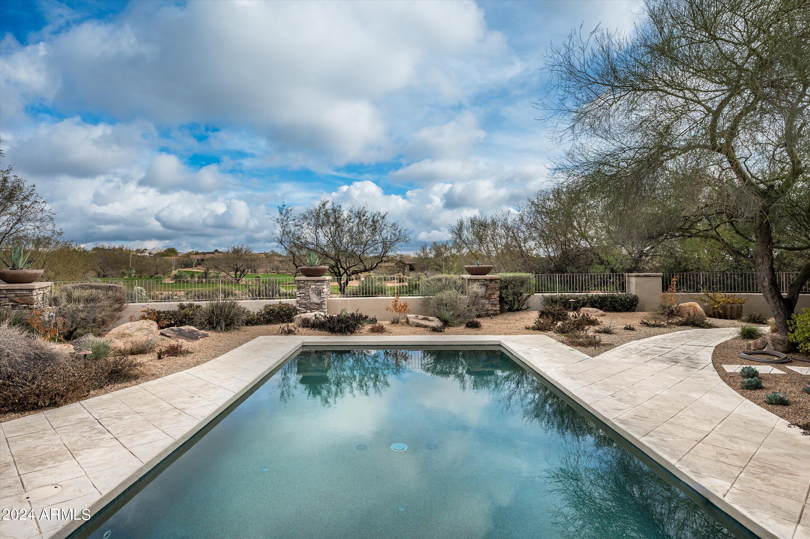DESERT MOUNTAIN - Residential