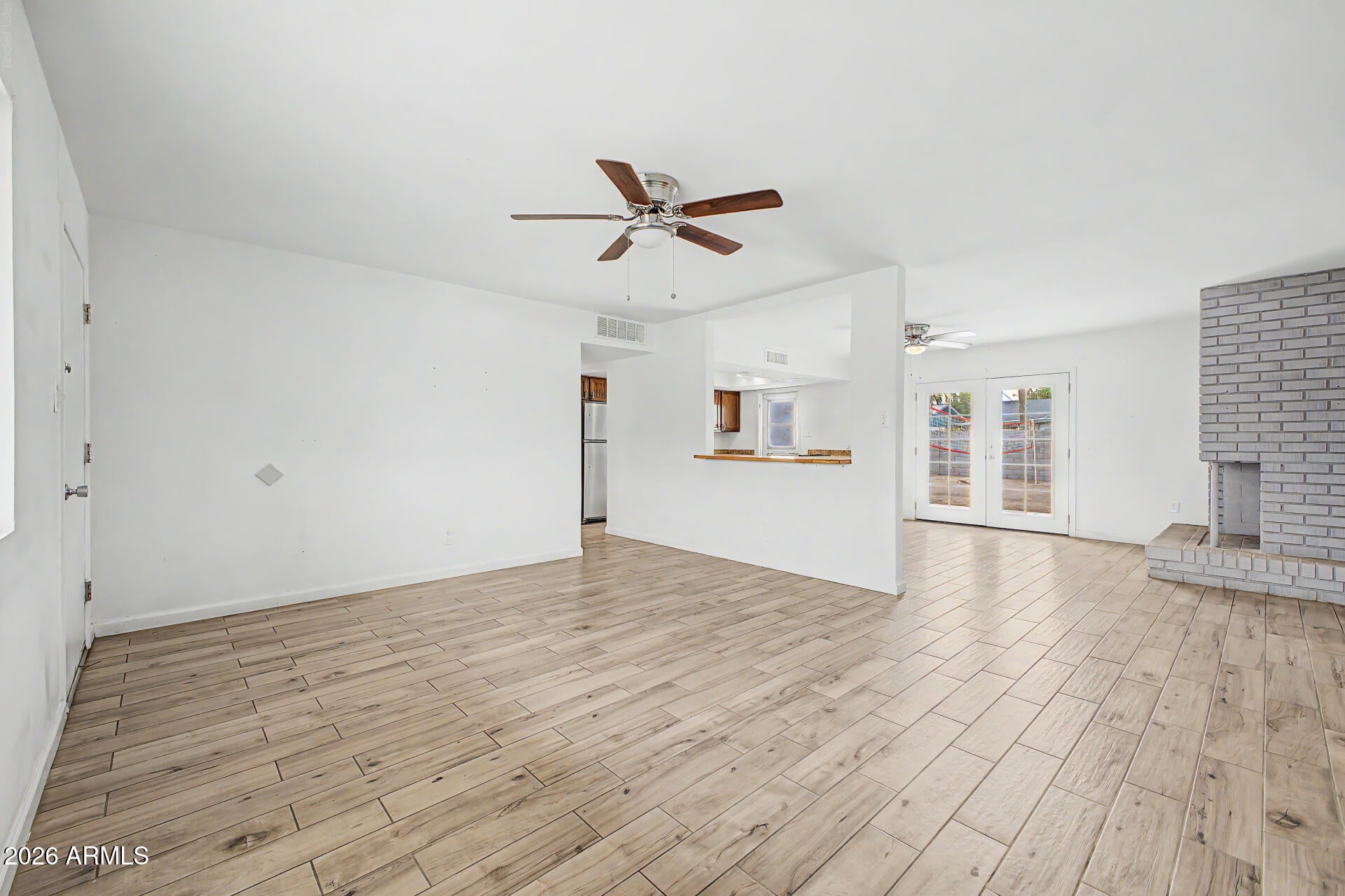 15 E ALAMEDA Drive