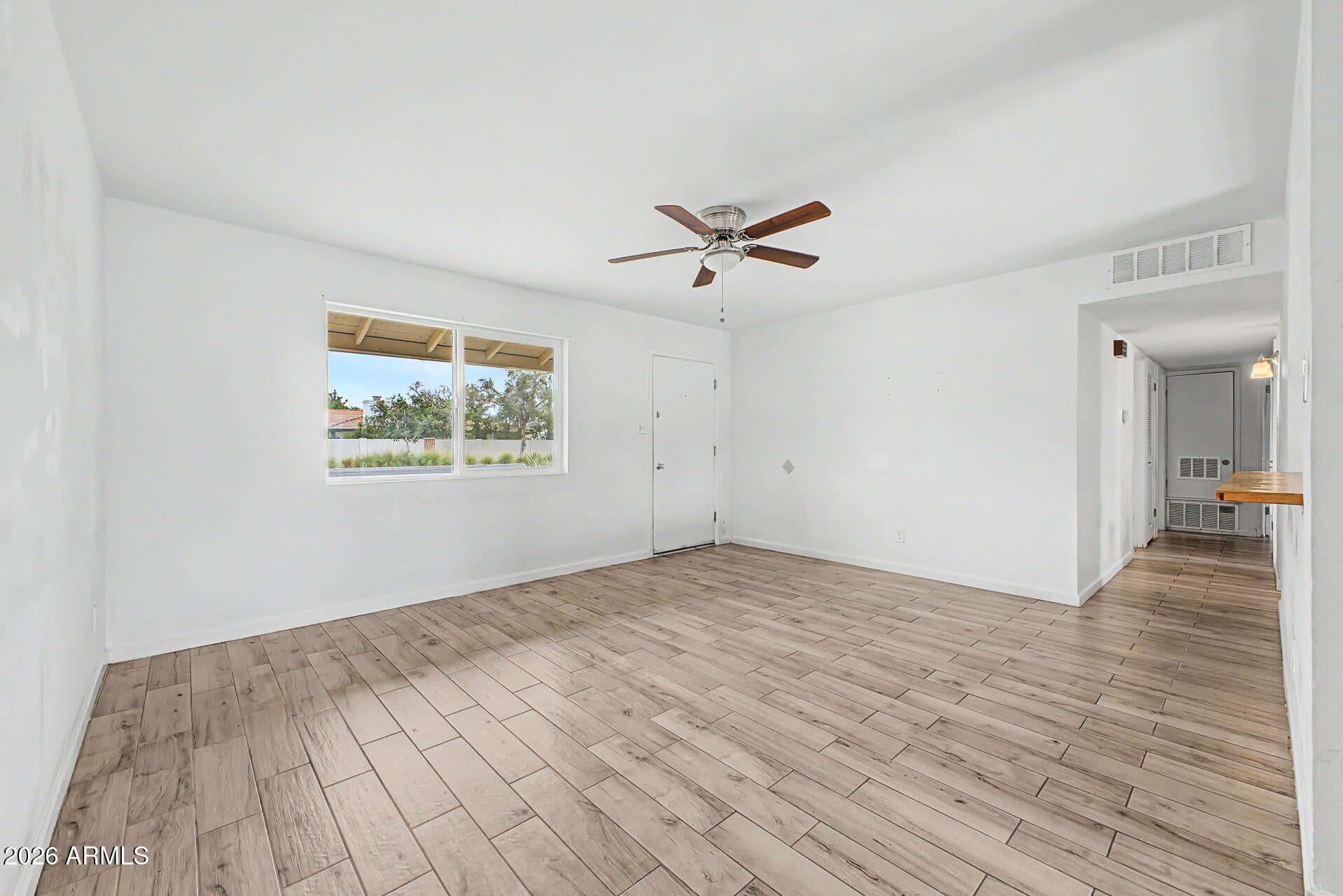 15 E ALAMEDA Drive