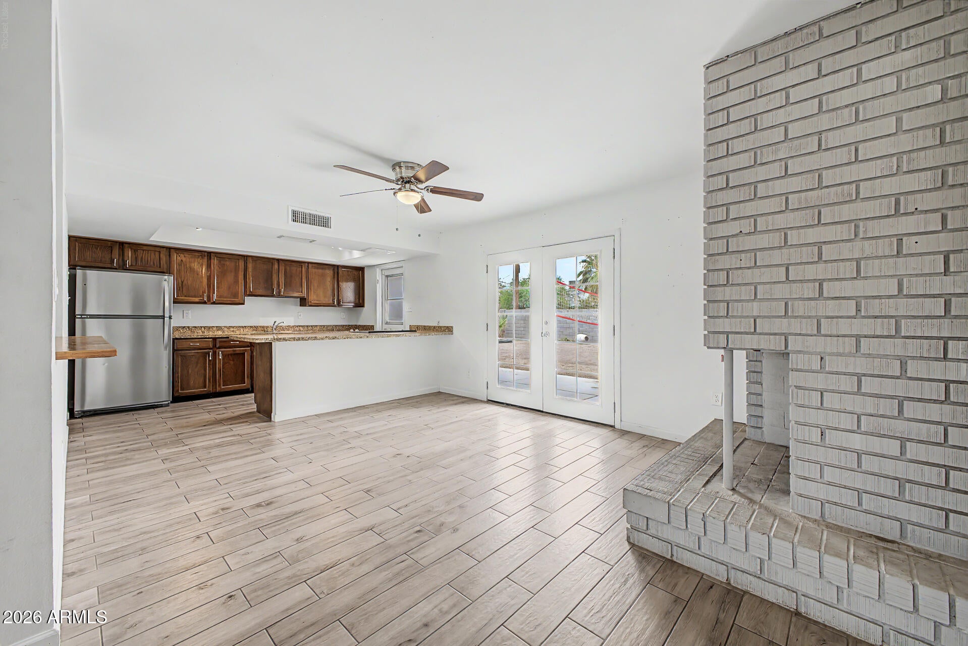 15 E ALAMEDA Drive