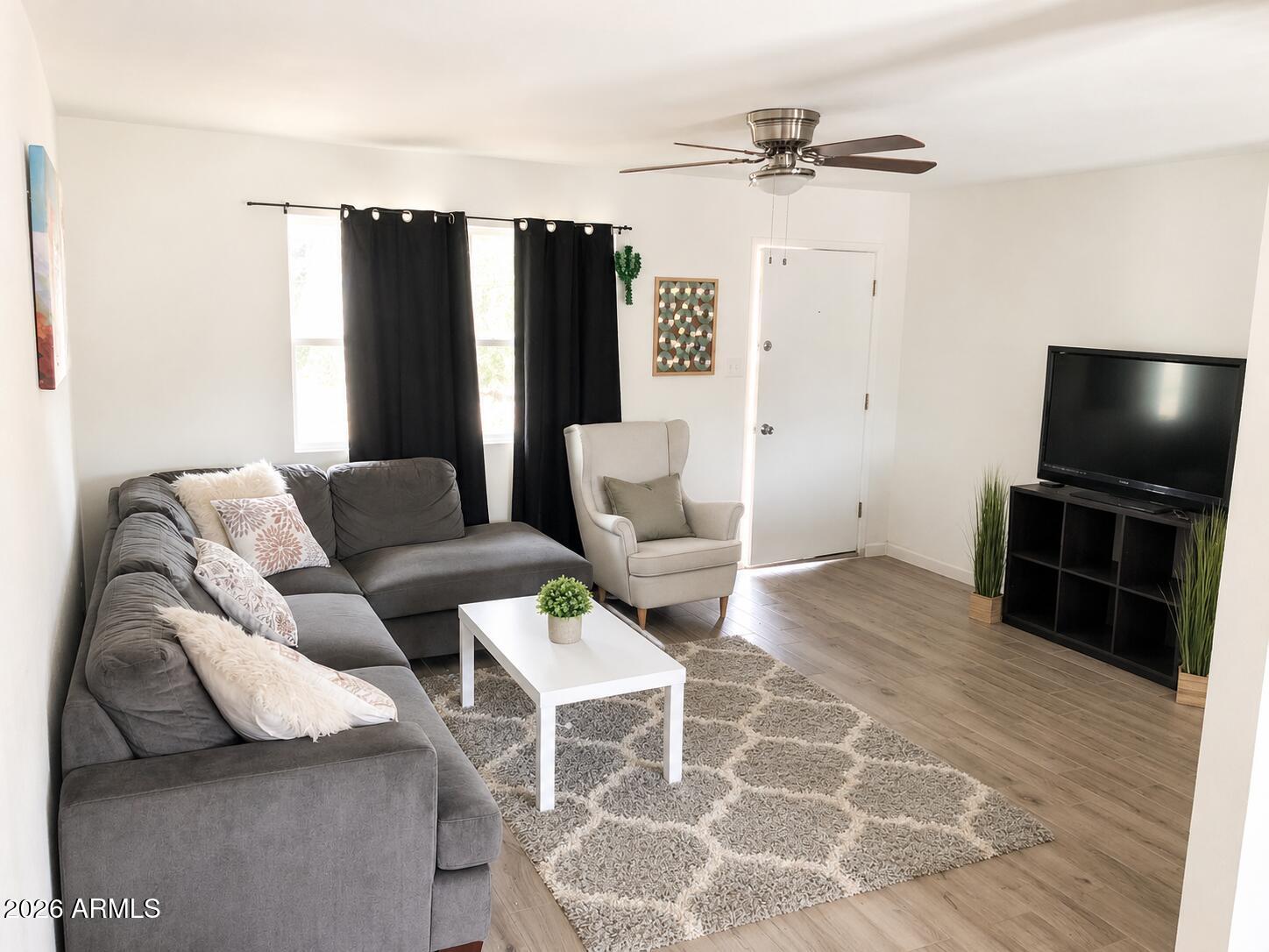 15 E ALAMEDA Drive