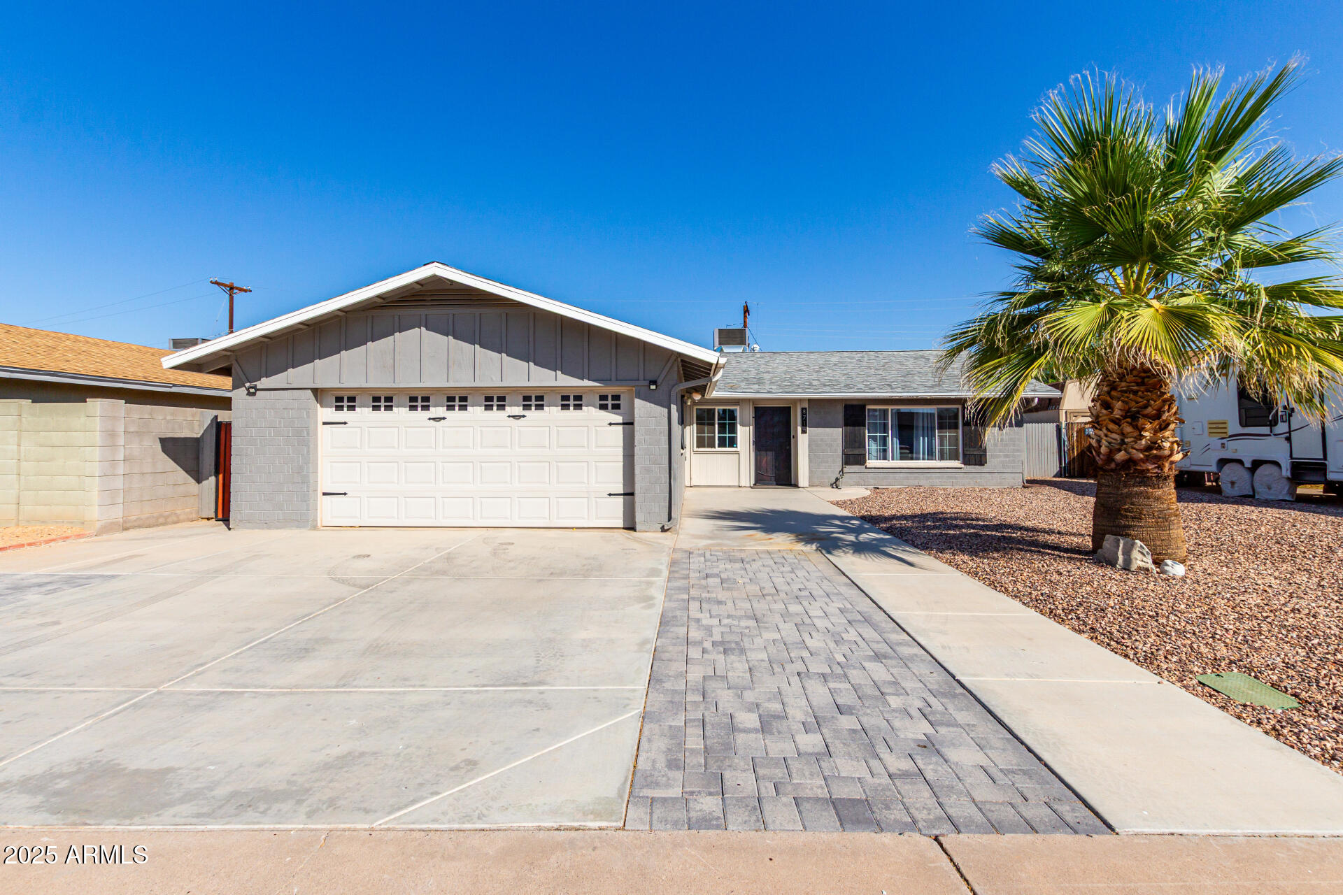 8714 E PLAZA Avenue