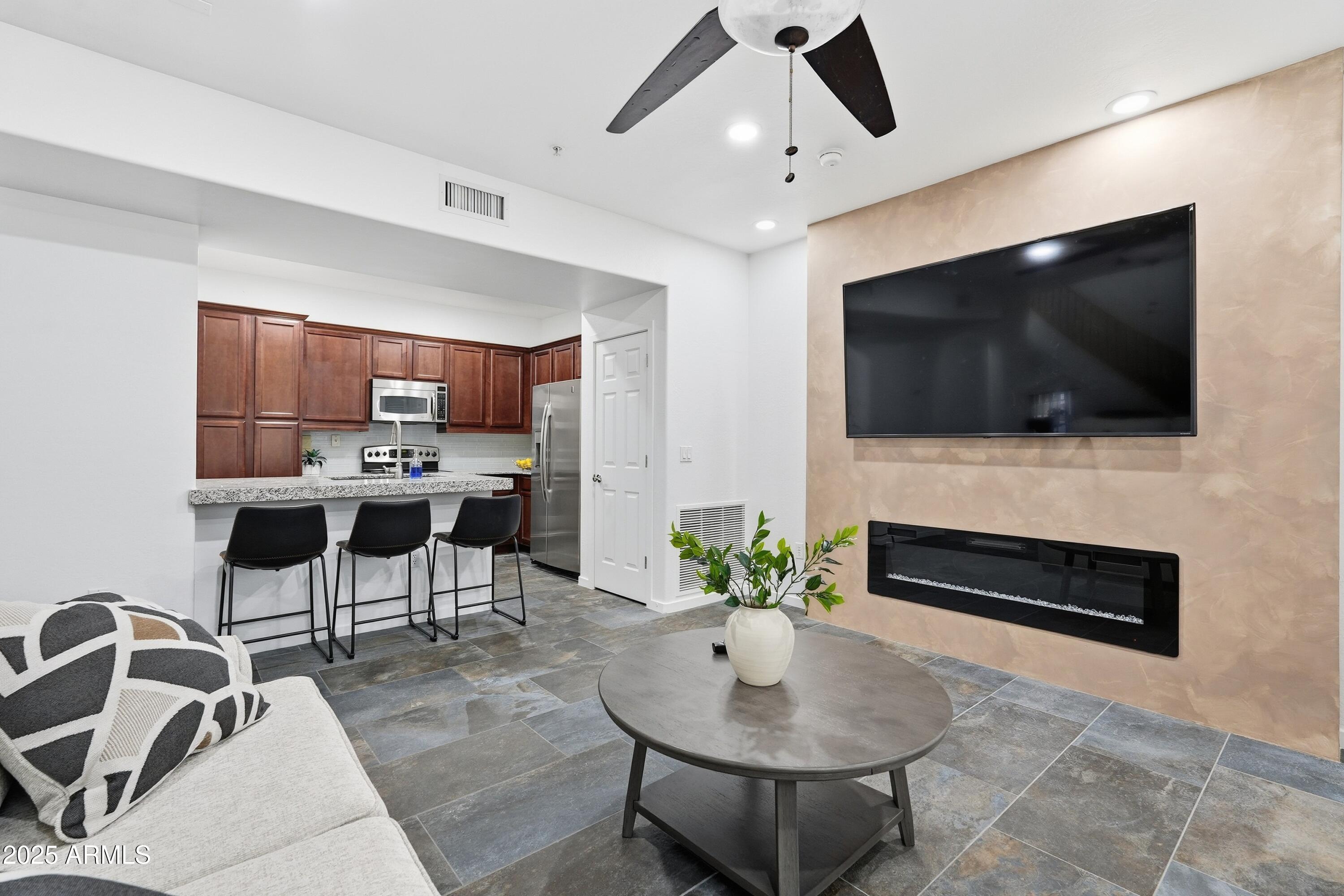 3935 E ROUGH RIDER Road 1140