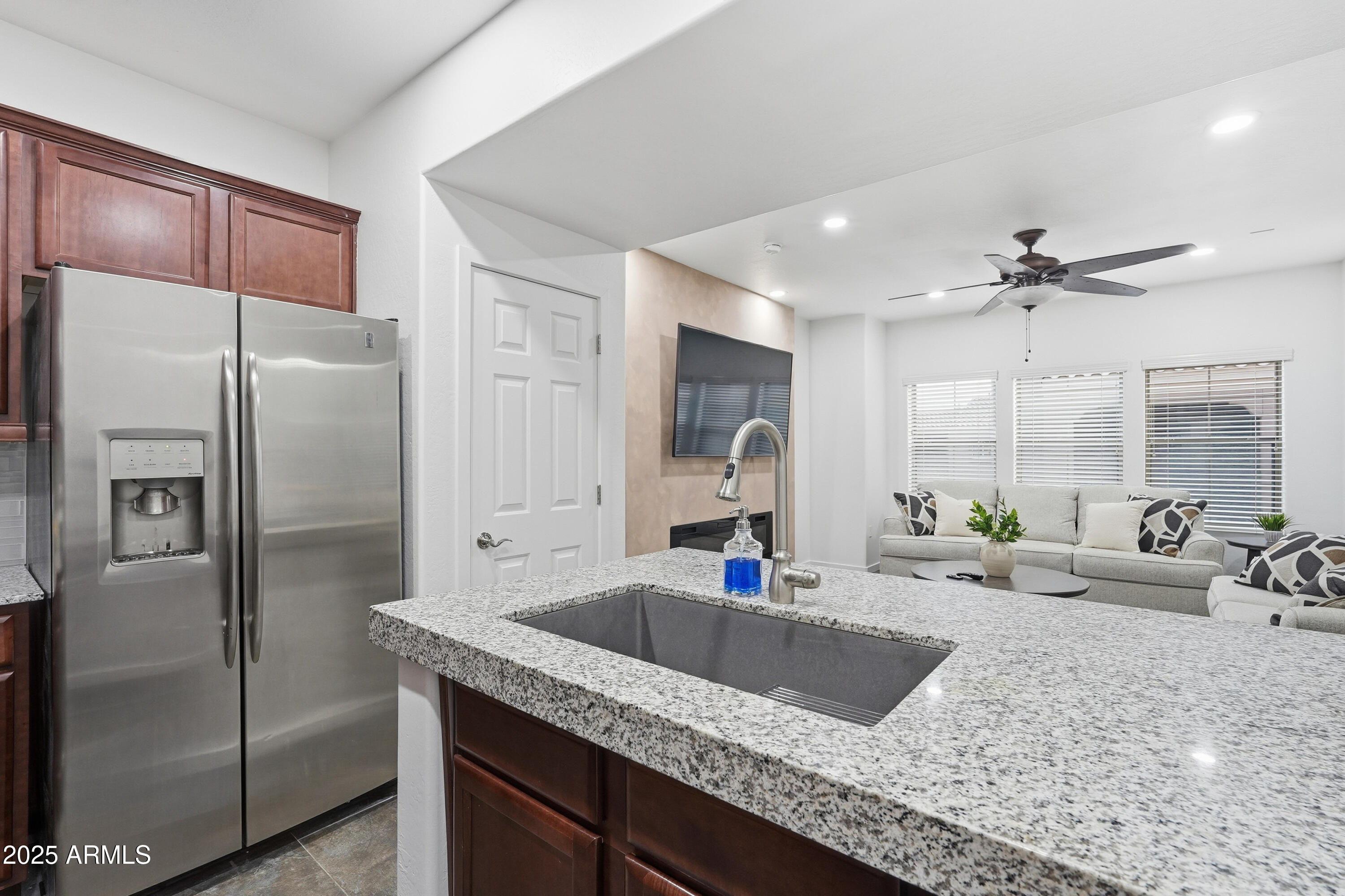 3935 E ROUGH RIDER Road 1140