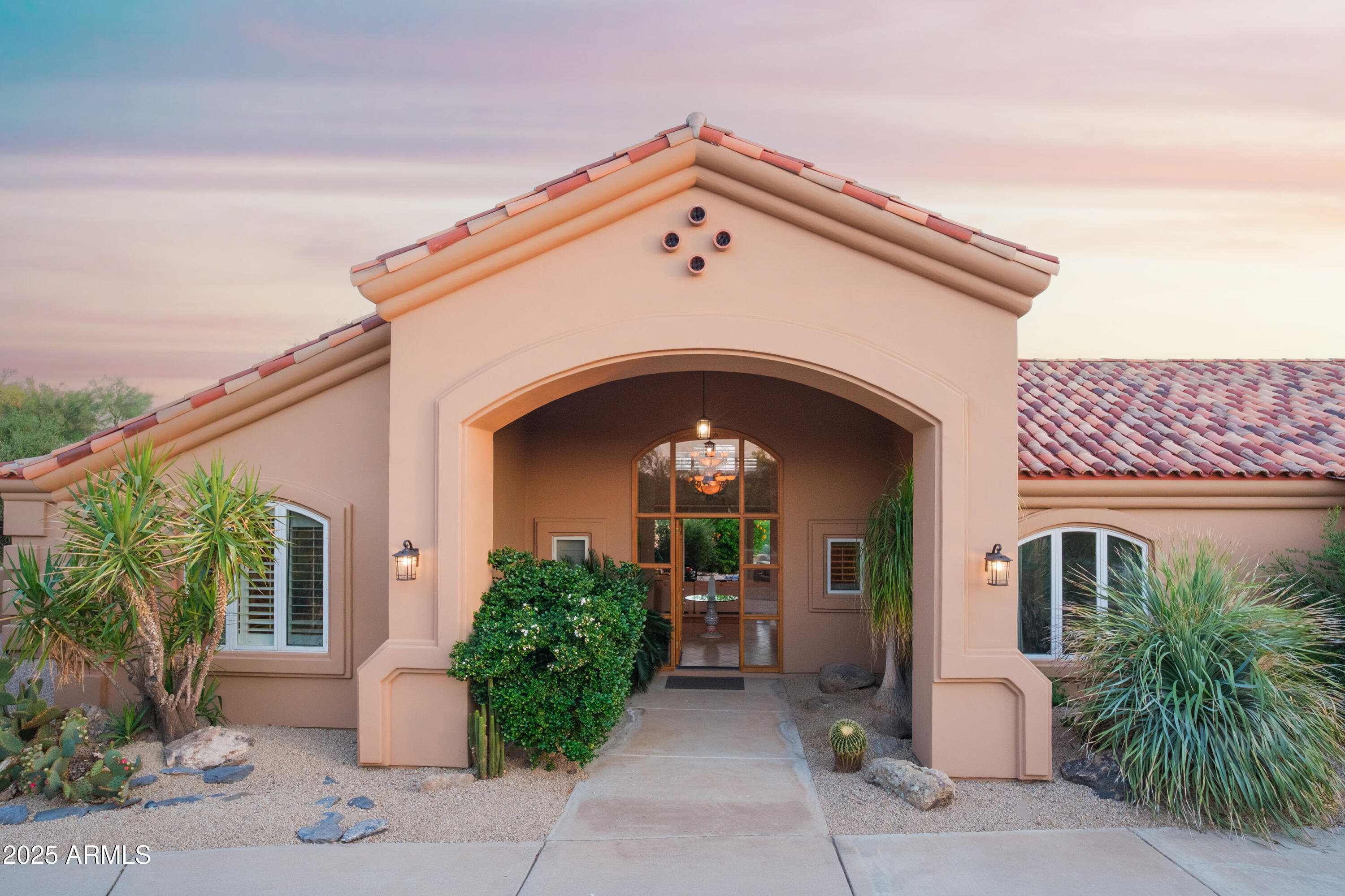 5921 E LEISURE Lane