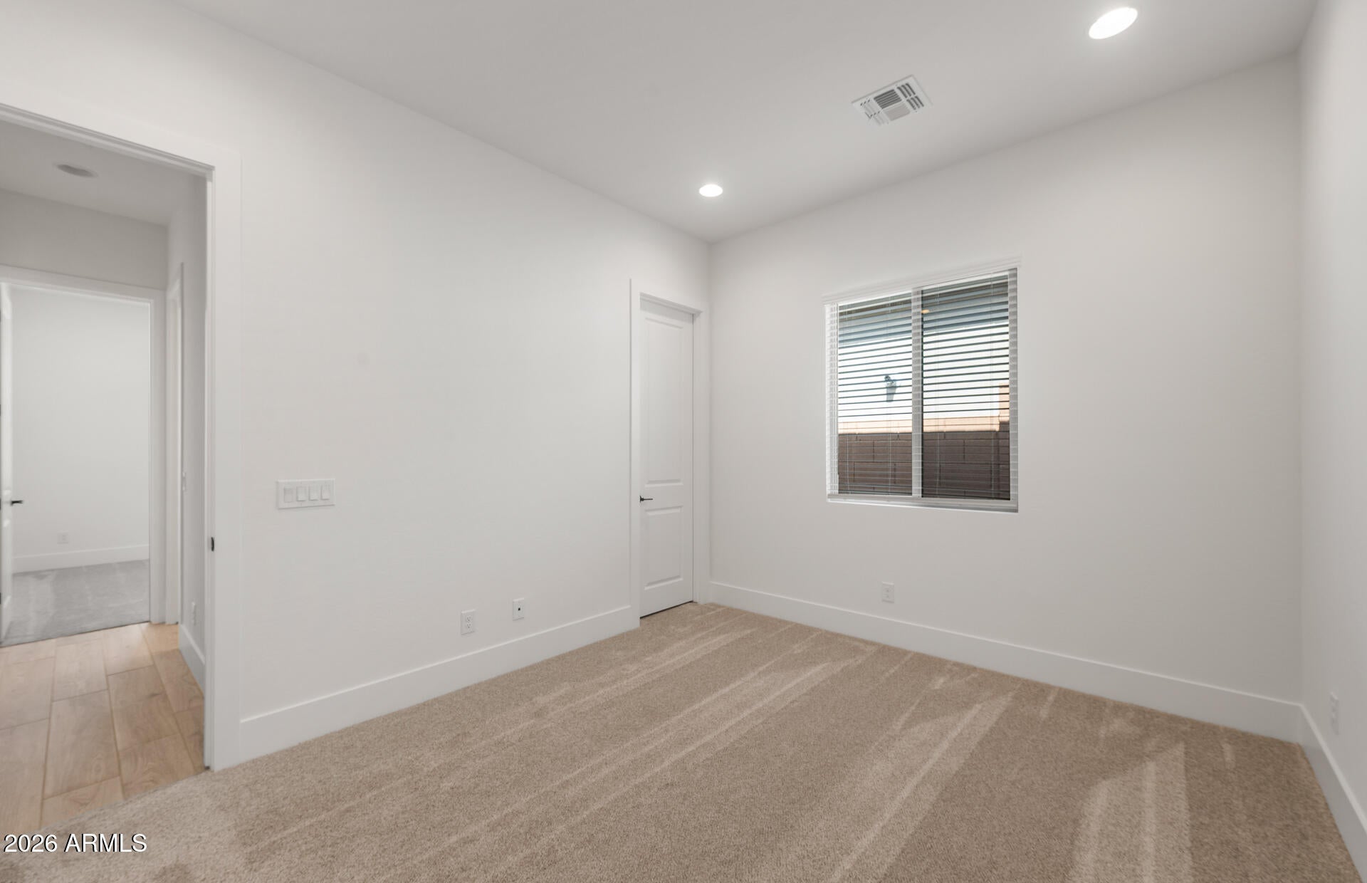 2433 W NIGHTHAWK Way