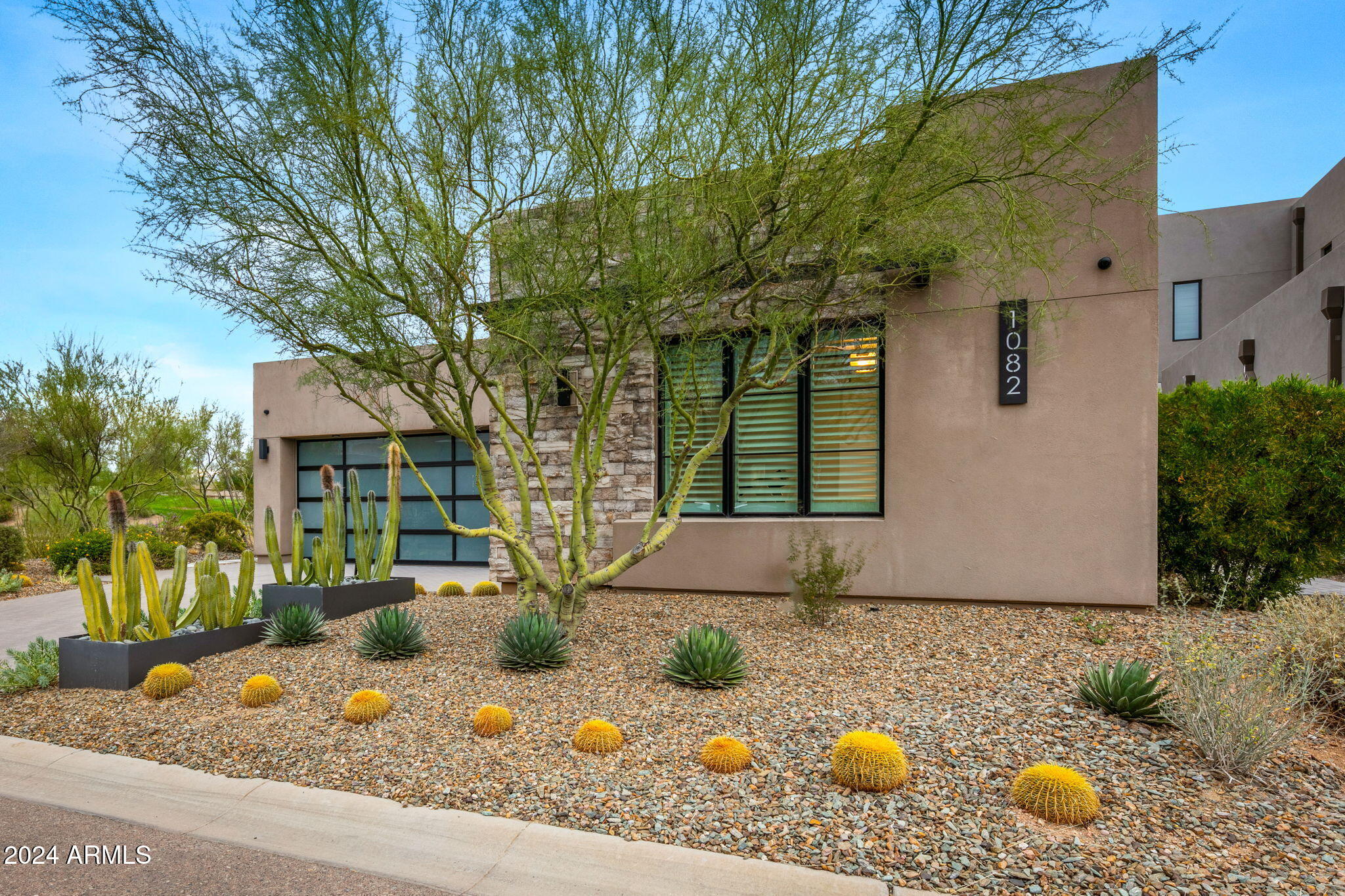 37200 N CAVE CREEK Road 1082