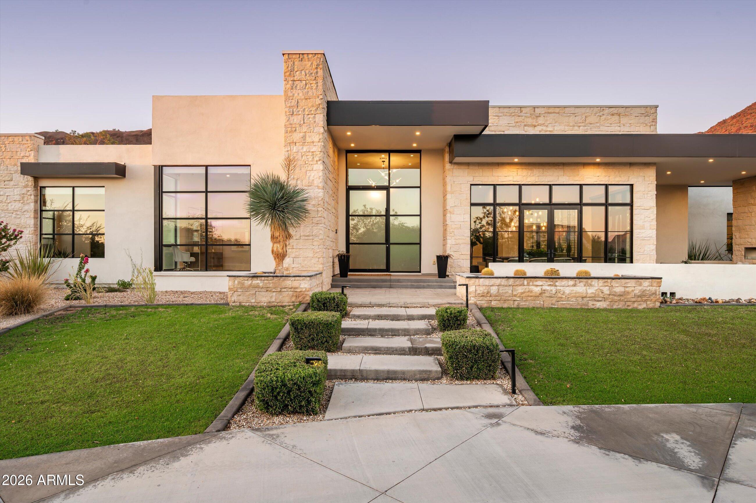 4822 E PALOMINO Road