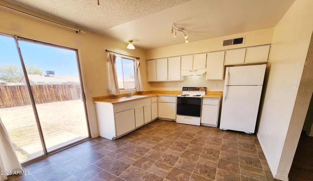 Photo of 1118 W Tulane Drive, Tempe, AZ 85283 (MLS # 6854326)