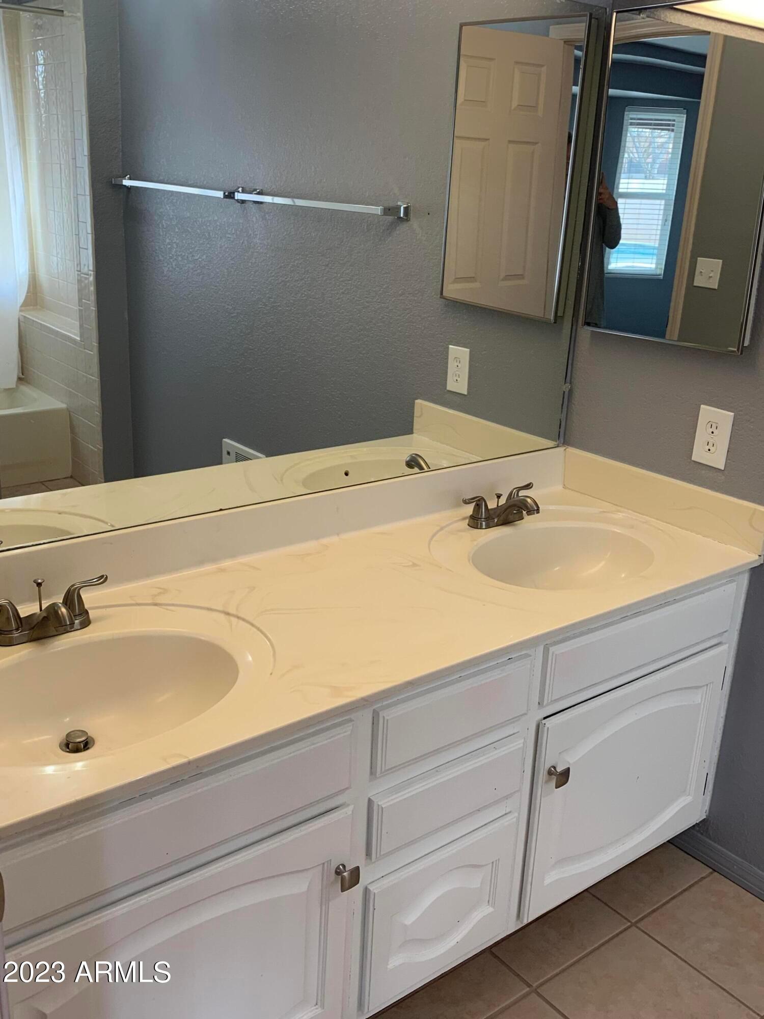 TRACT UNIT 111 - Residential Lease