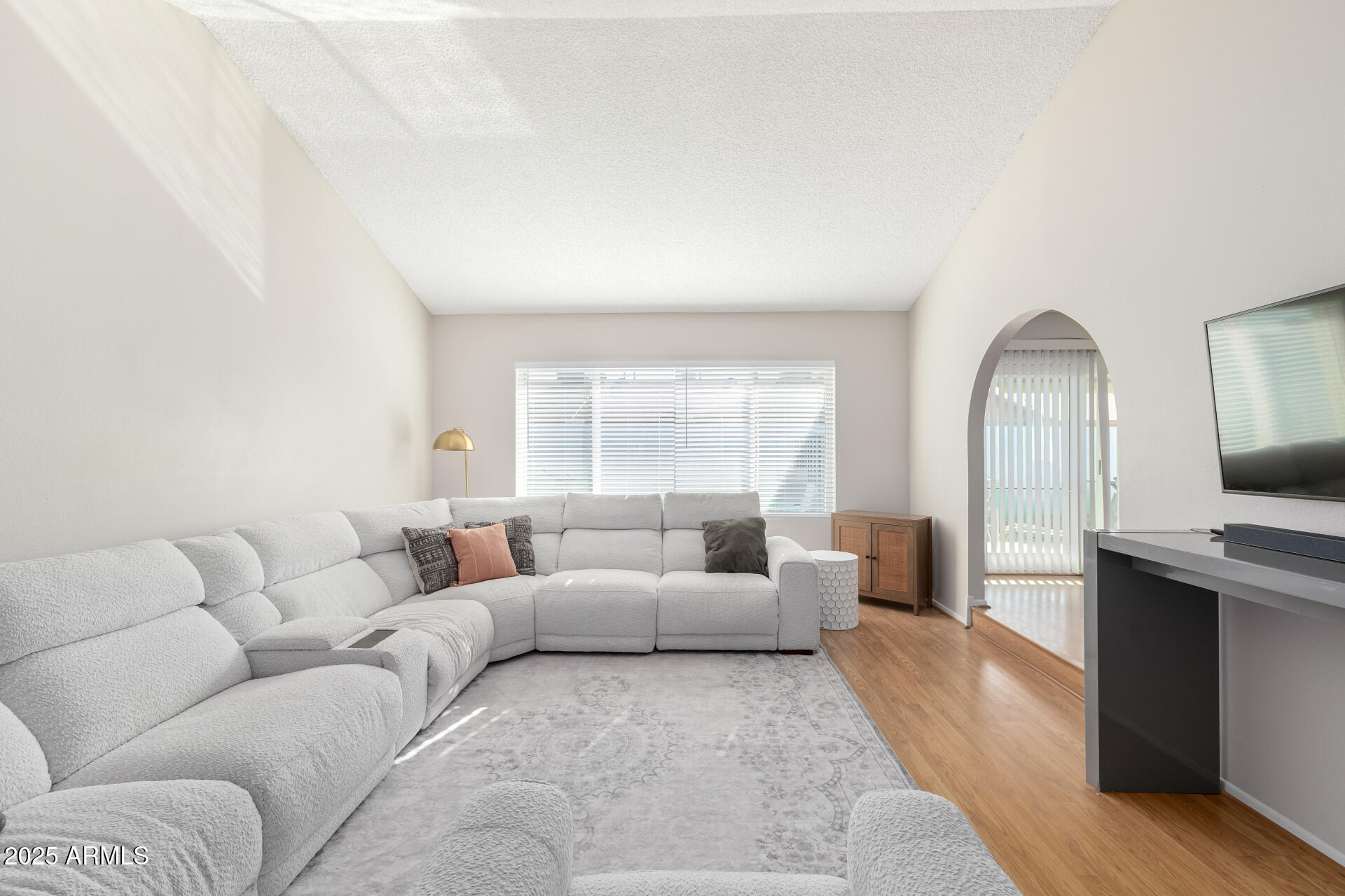 4903 W DESERT COVE Avenue