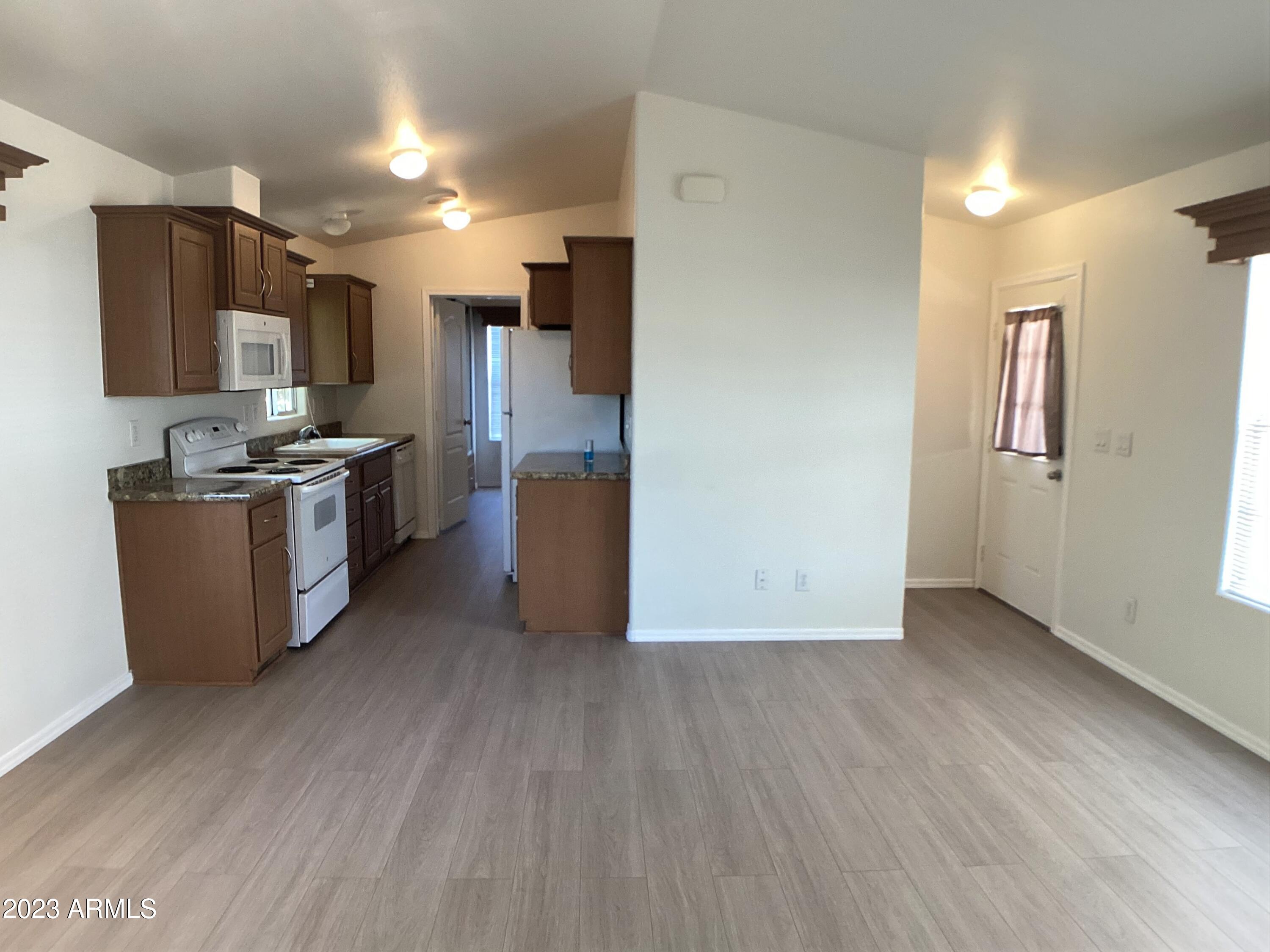 2206 S Ellsworth Road 1736