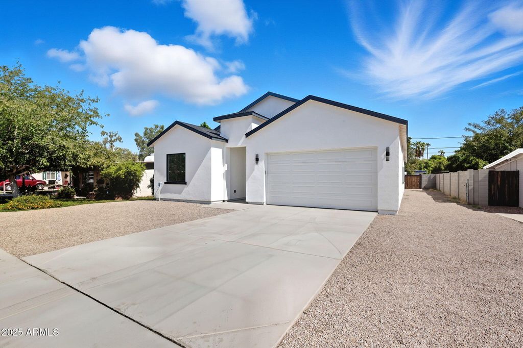 Photo of 415 S Robert Road S, Tempe, AZ 85281 (MLS # 6867384)