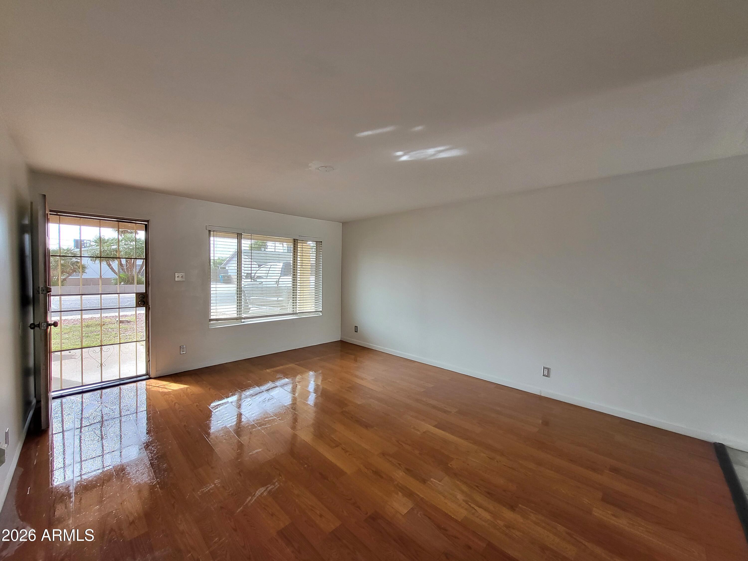 3812 W BARBARA Avenue