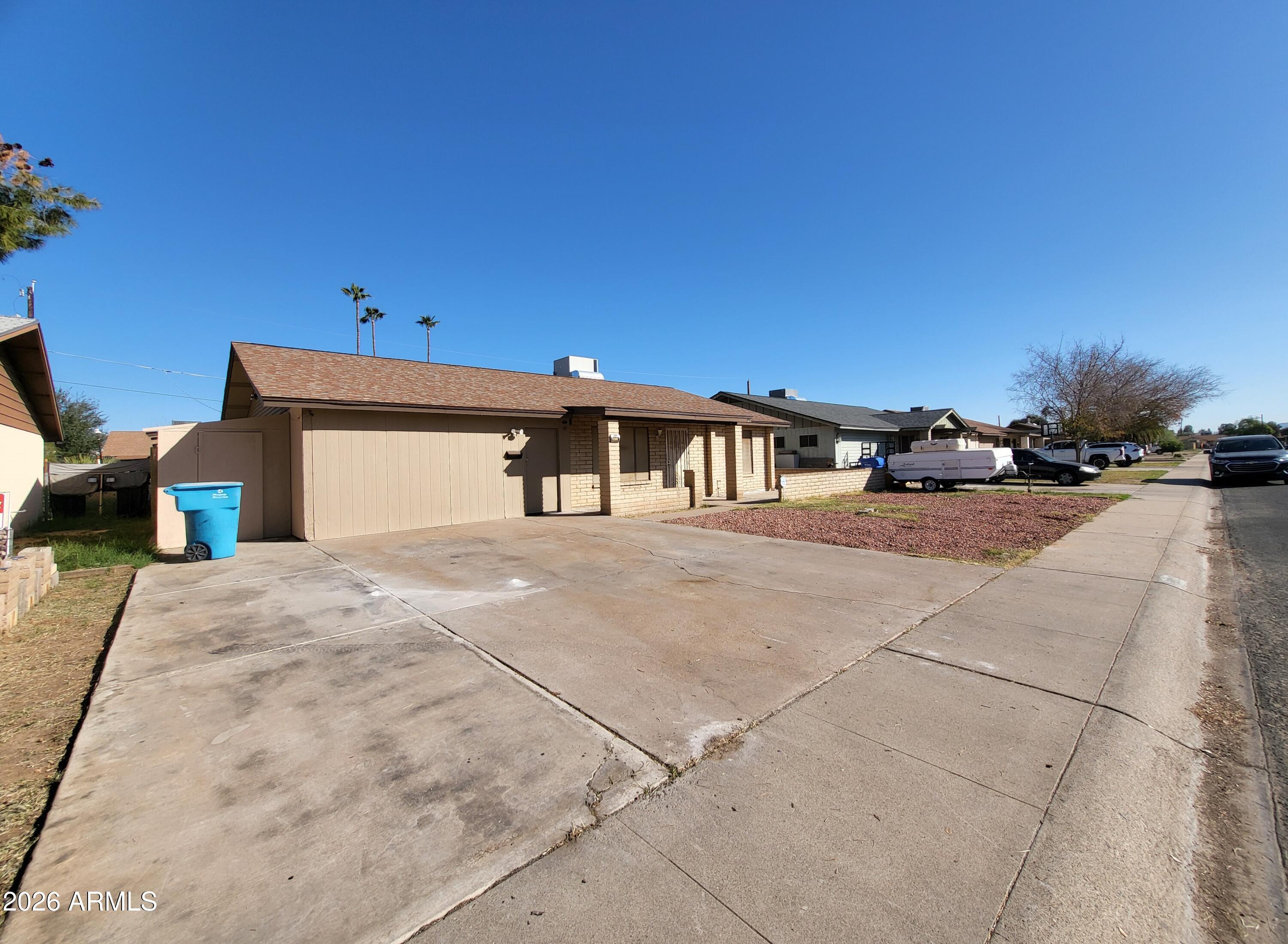 3812 W BARBARA Avenue